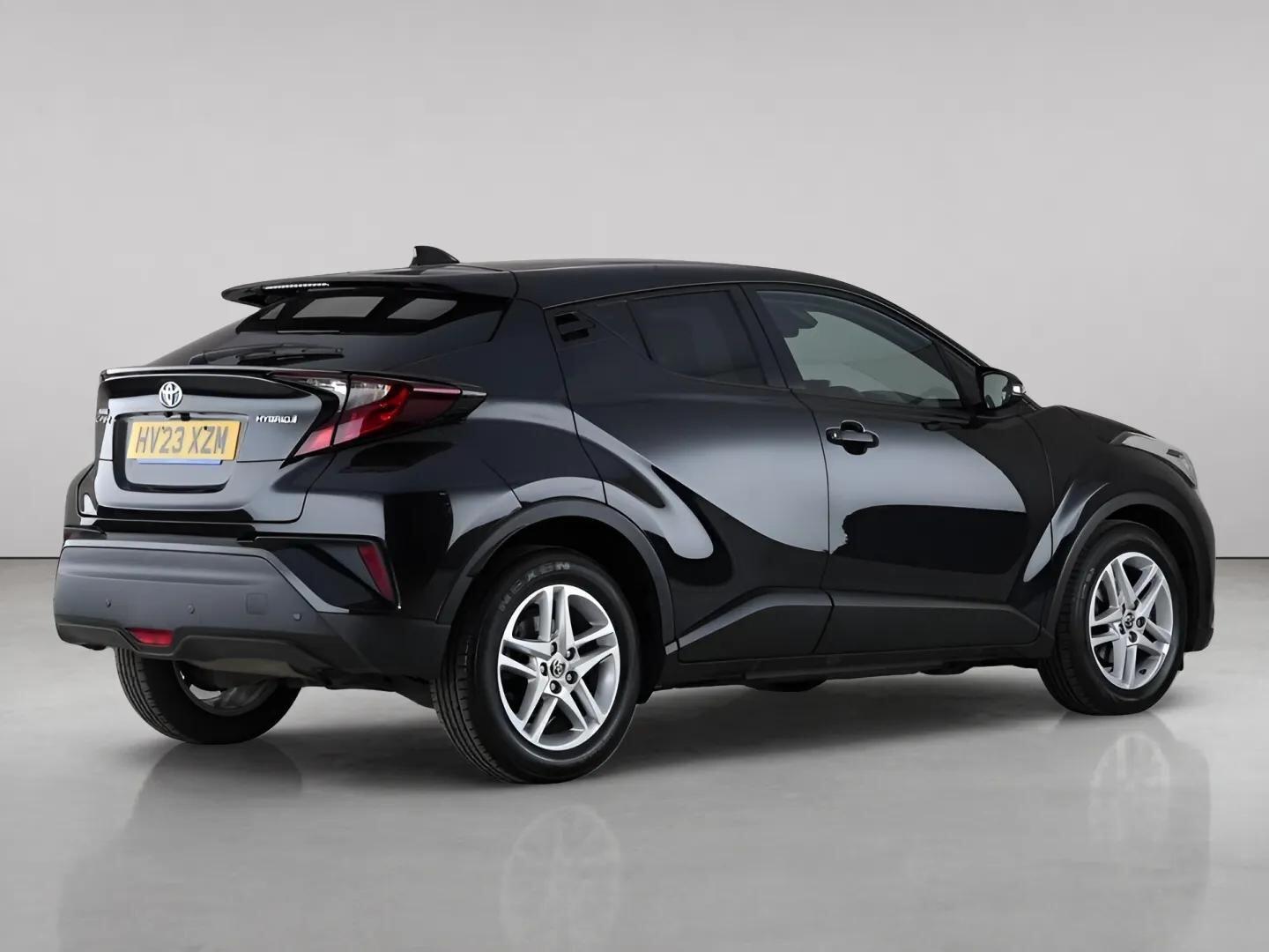 Toyota C-HR view 6
