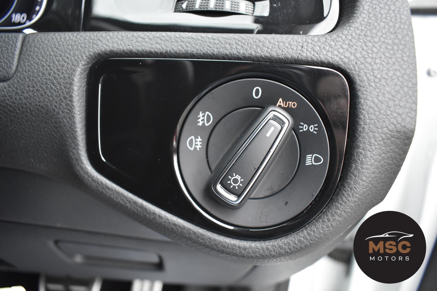Volkswagen Golf view 52