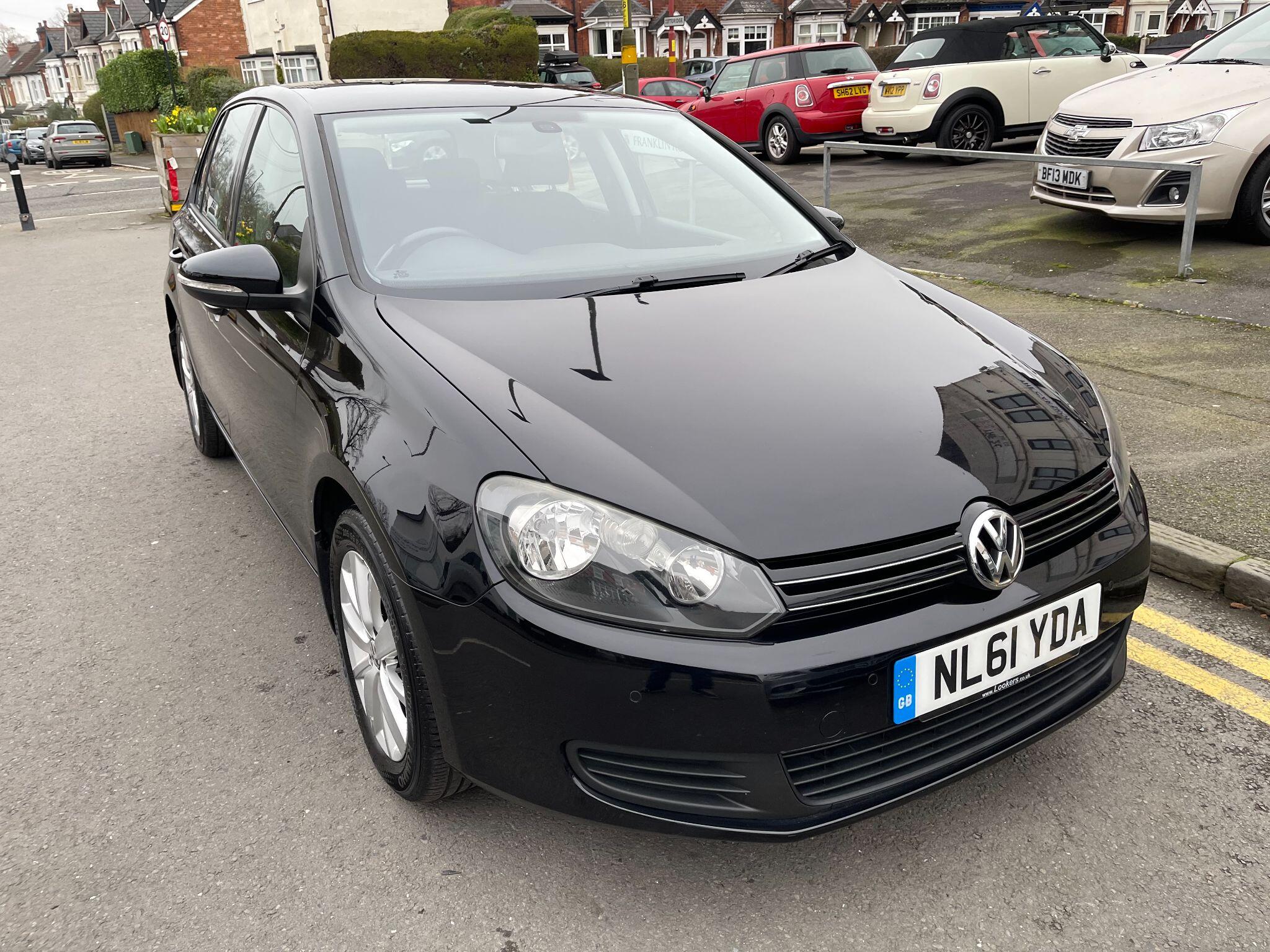 Volkswagen Golf view 3