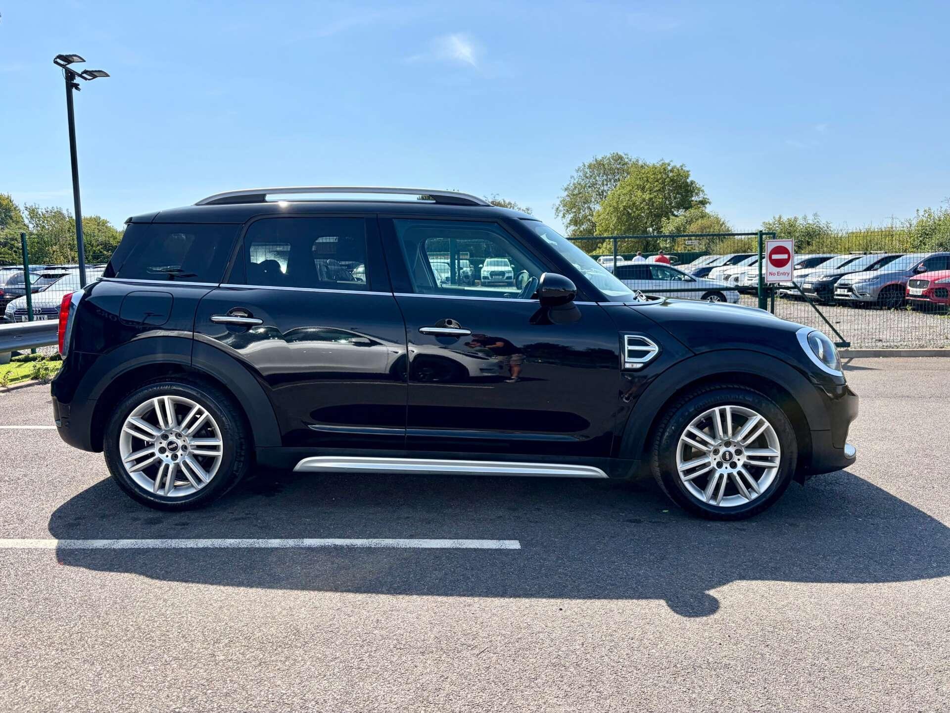 Mini Countryman view 9