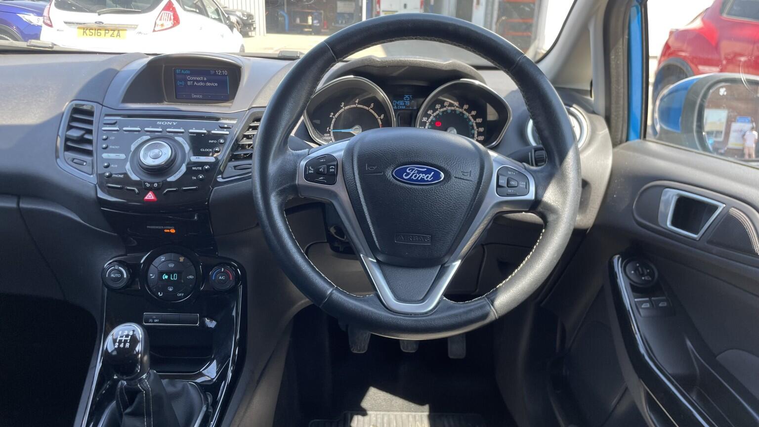 Ford Fiesta view 29