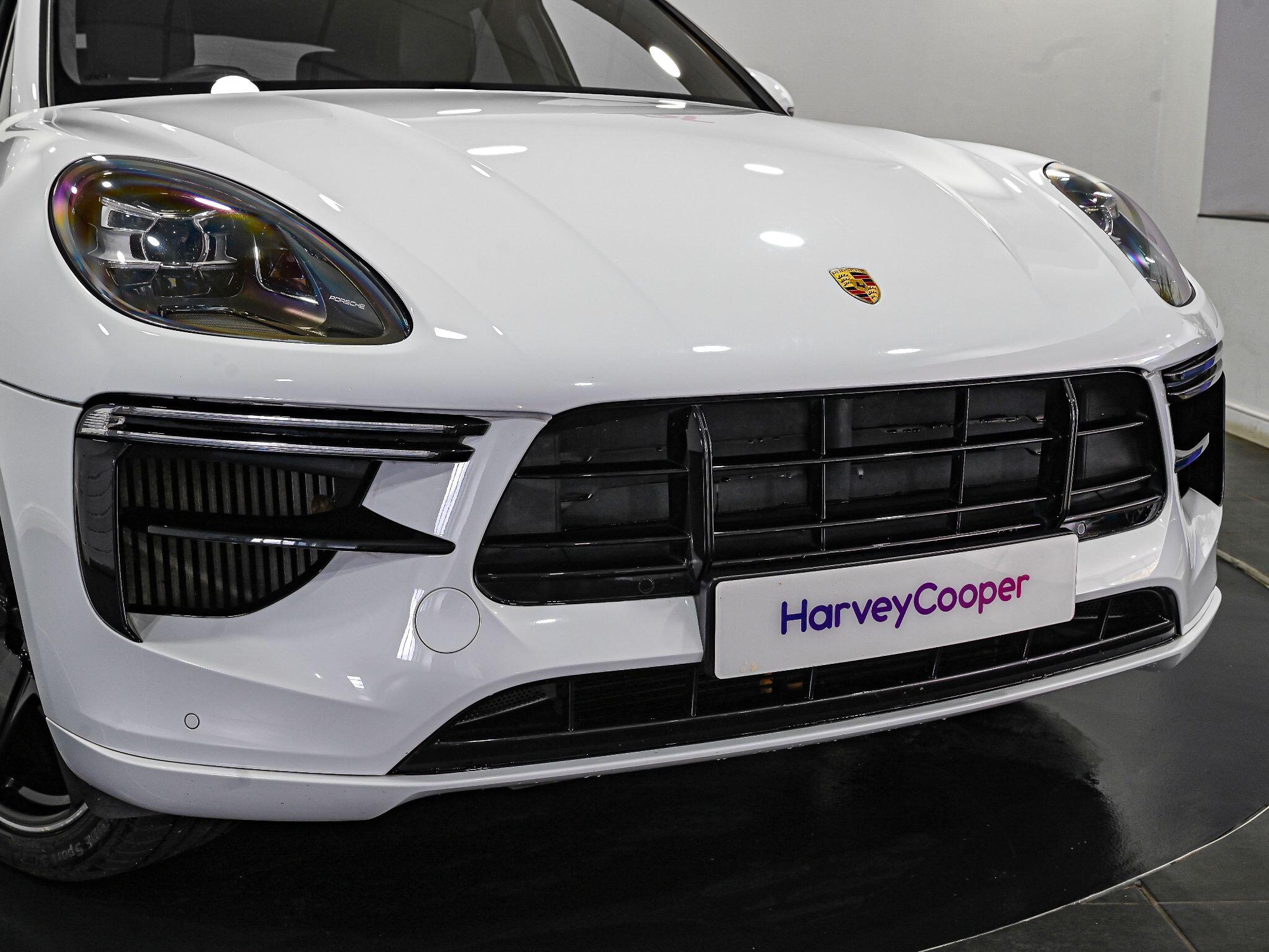 Porsche Macan view 20