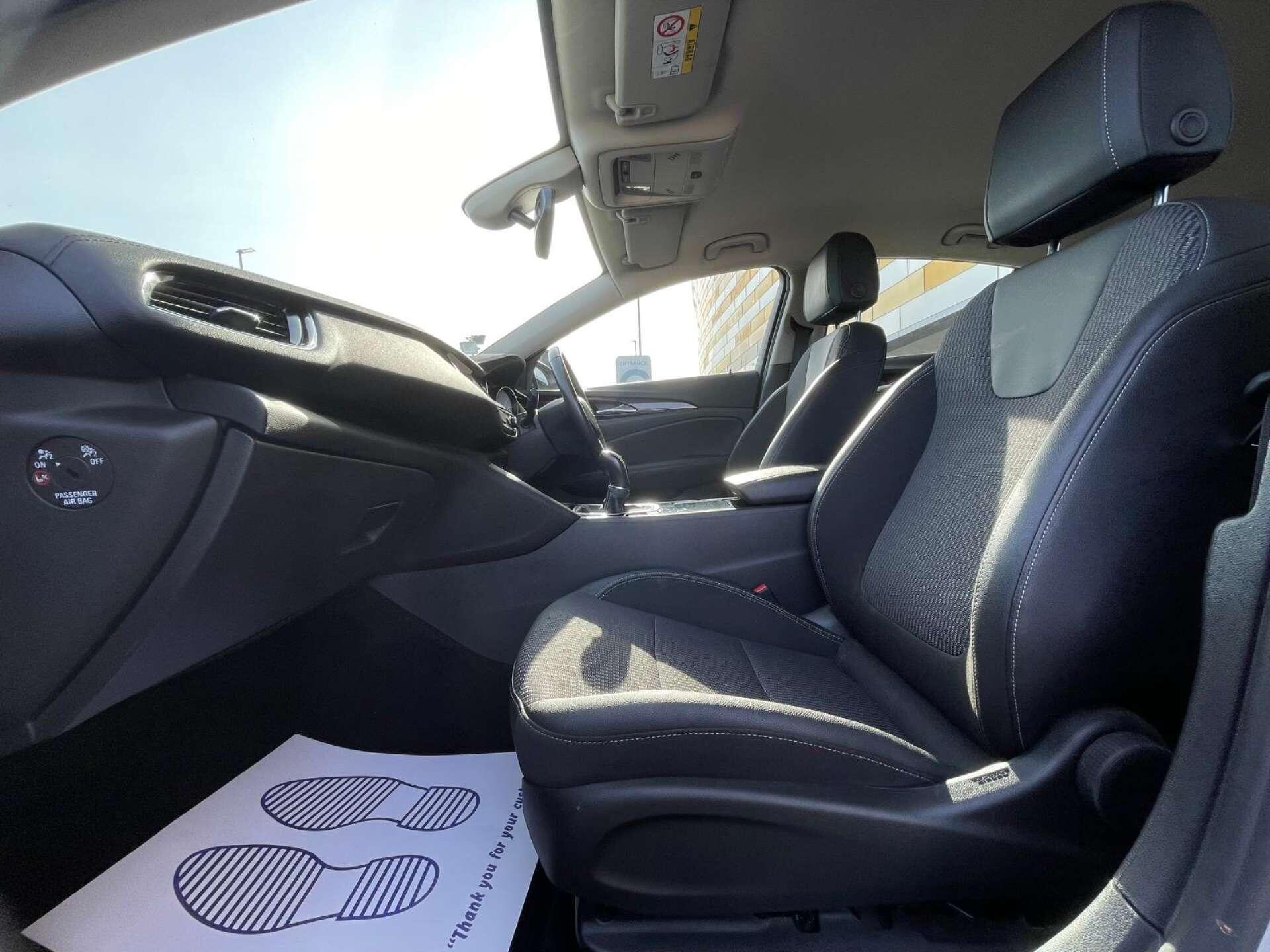 Vauxhall Insignia view 29