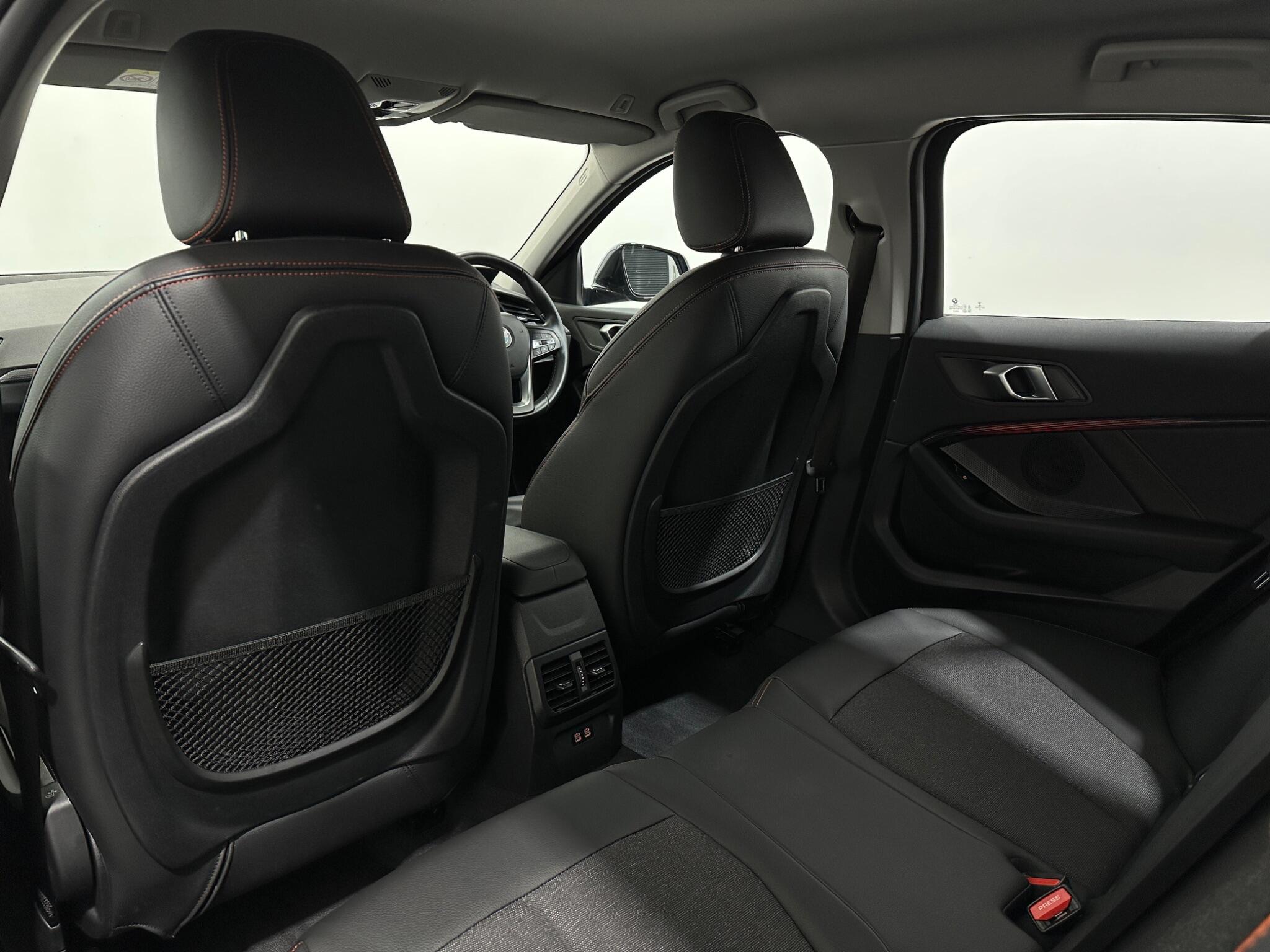 BMW 1 Series view 39