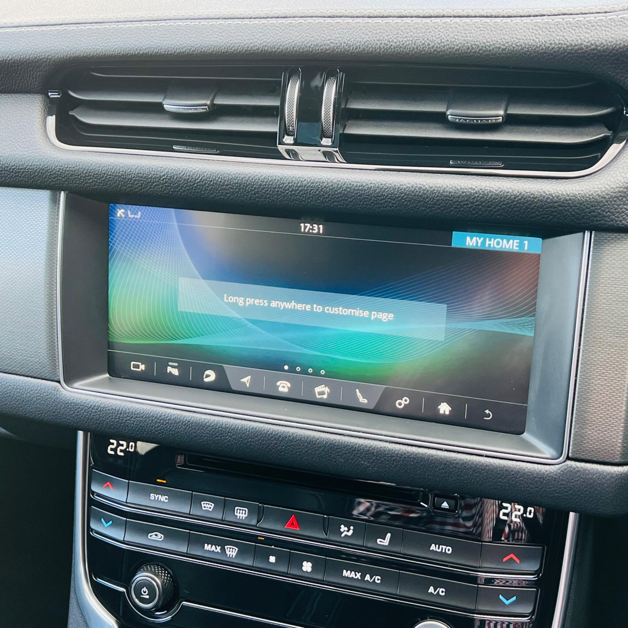 Jaguar XF view 24