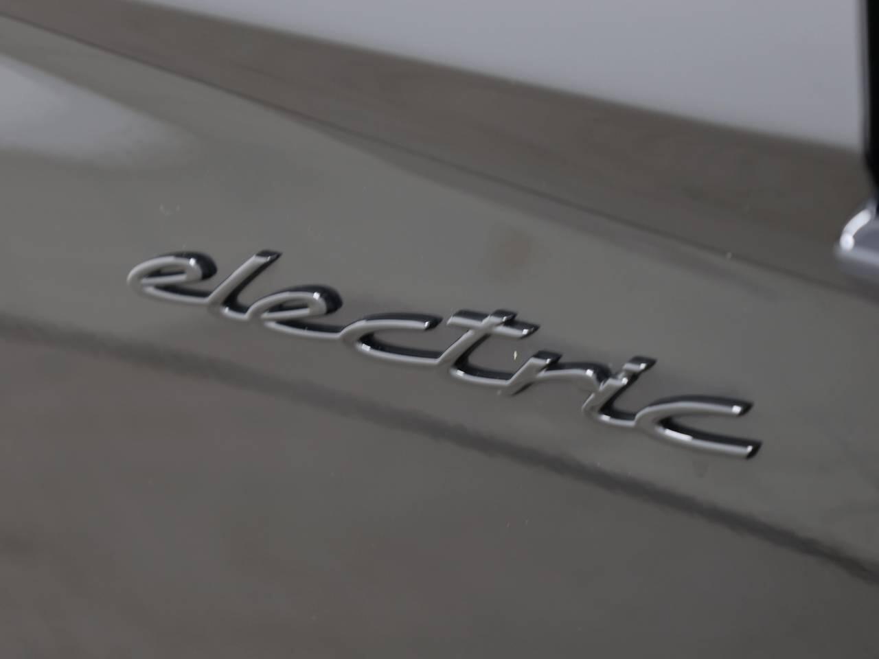 Porsche Taycan view 41