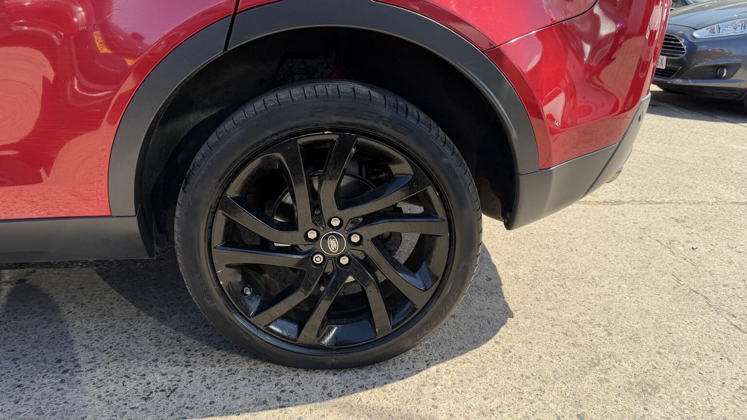 Land Rover Discovery Sport view 44