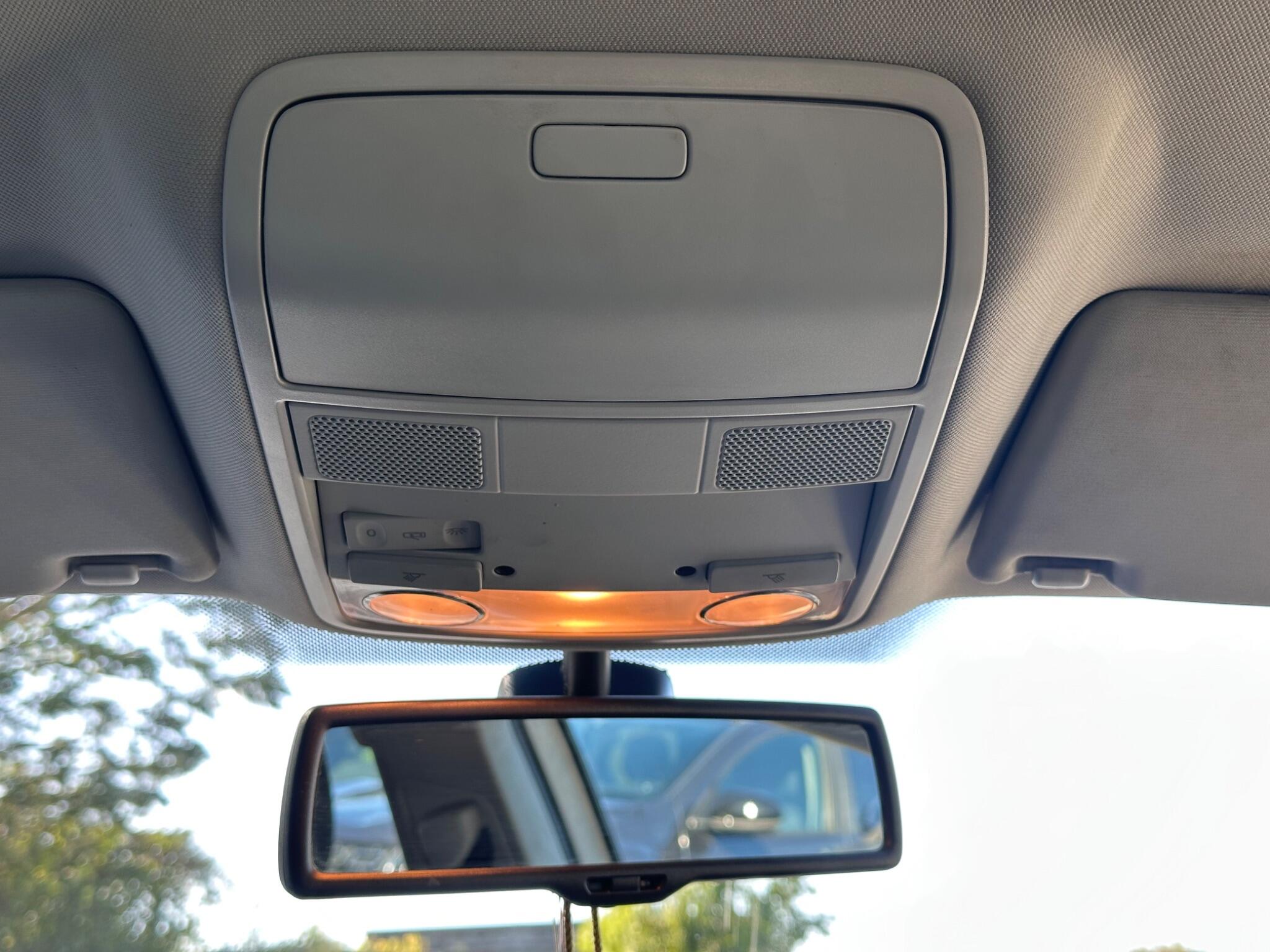 Volkswagen Golf view 35