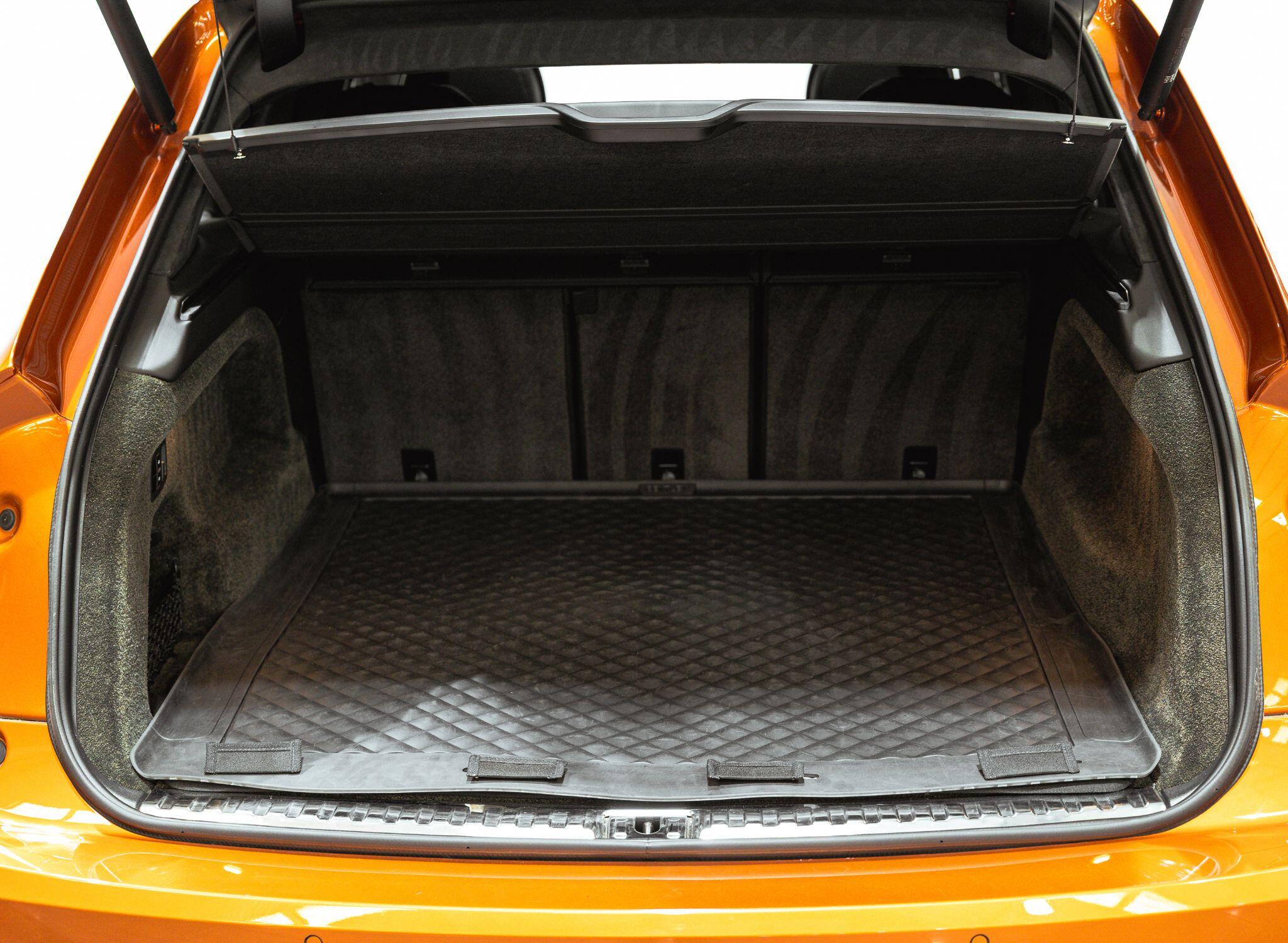 Bentley Bentayga view 48