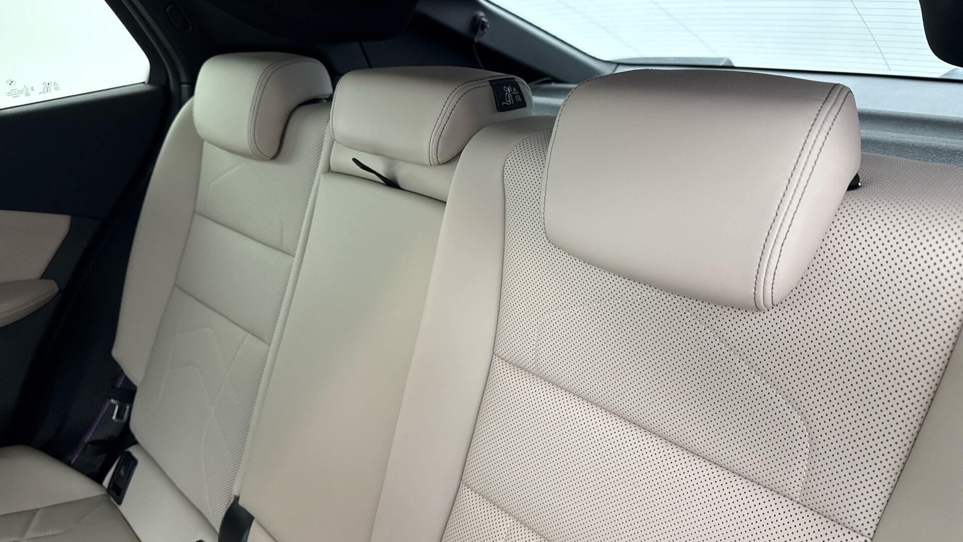 BMW Ix2 view 12