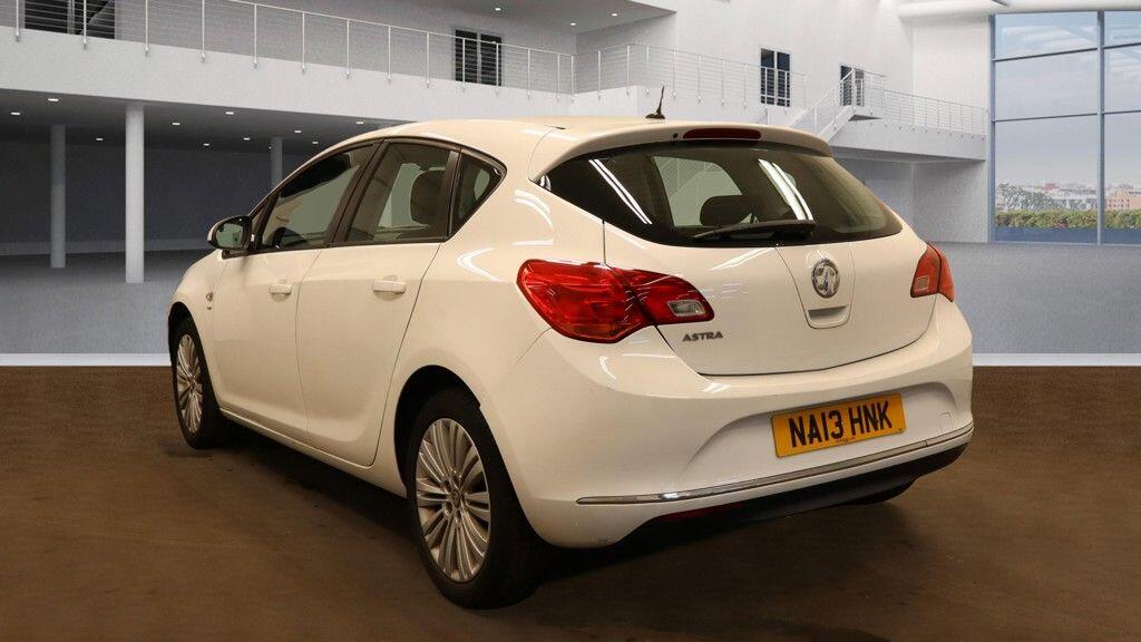 Vauxhall Astra view 3