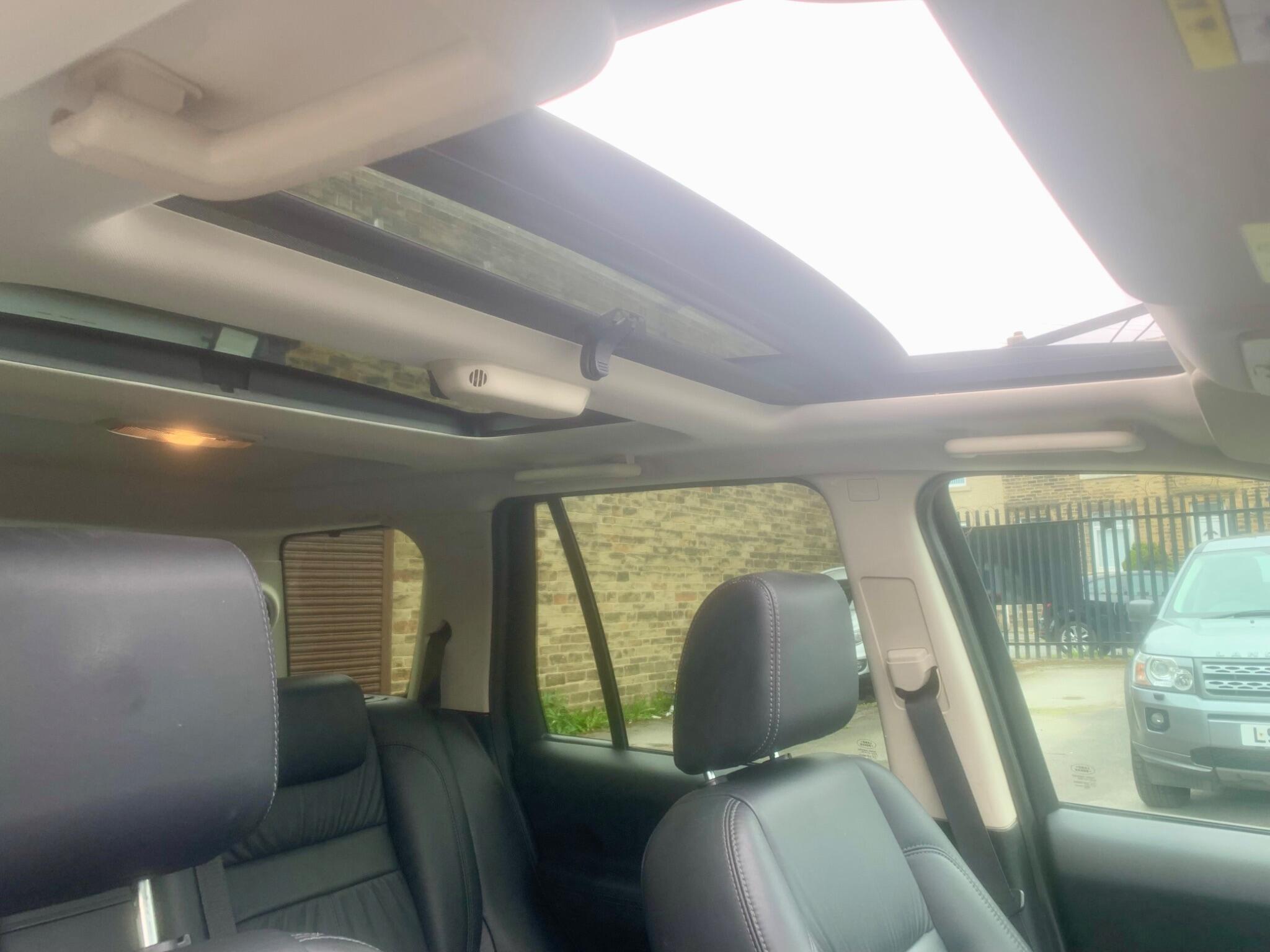 Land Rover Freelander 2 view 32