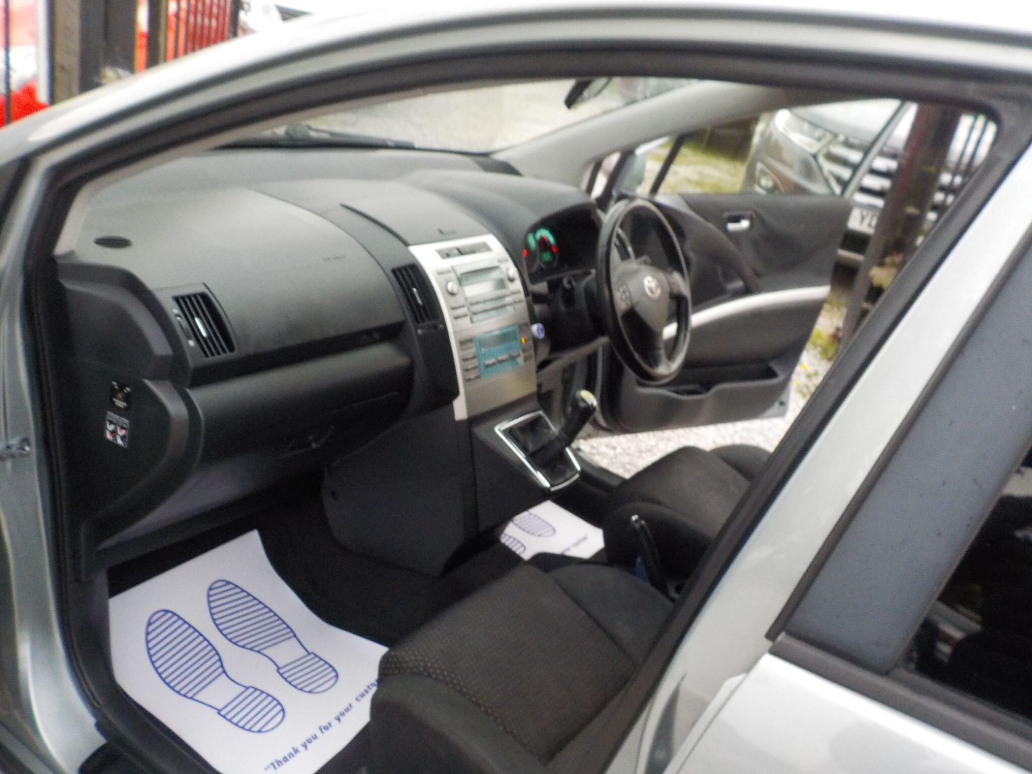 Toyota Corolla Verso 2.2 D-4D SR 5dr