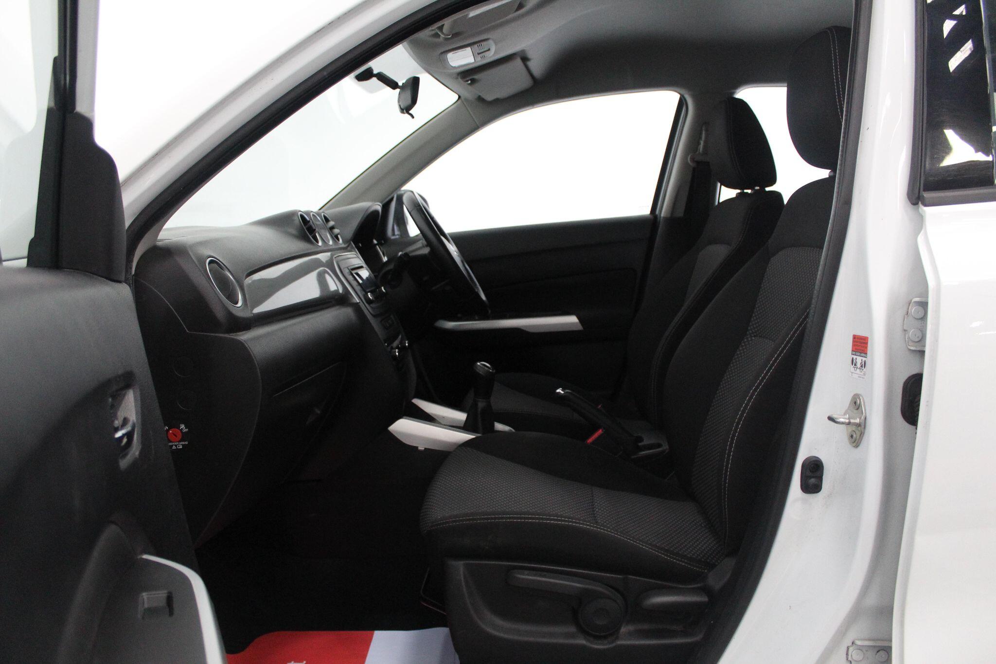 Suzuki Vitara view 45