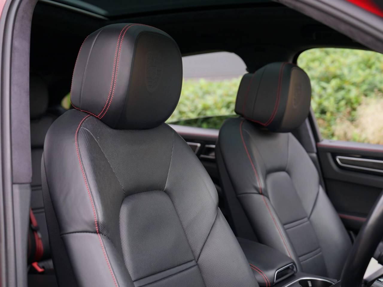 Porsche Cayenne view 14