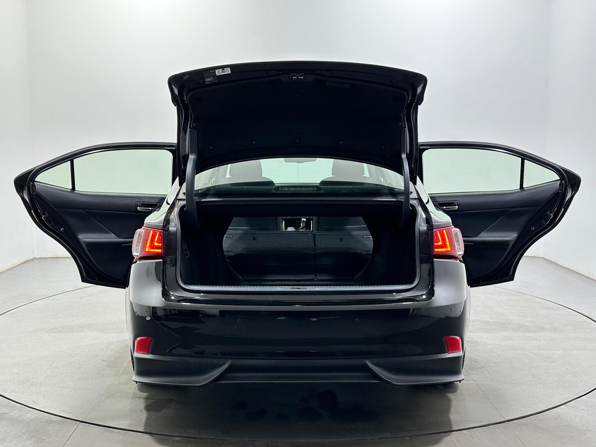 Lexus Is view 46