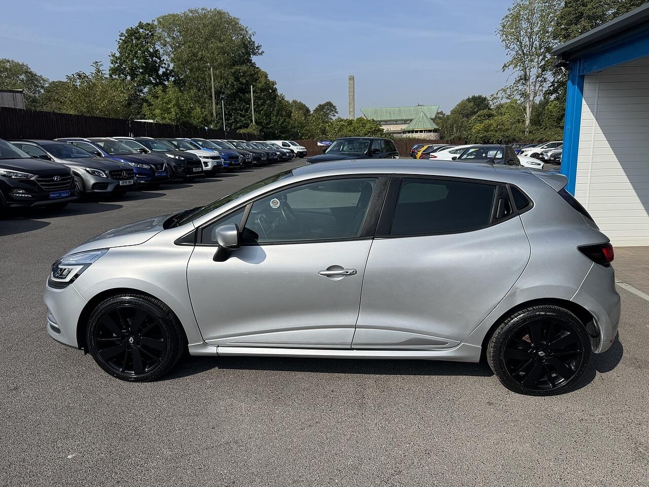 Renault Clio view 9