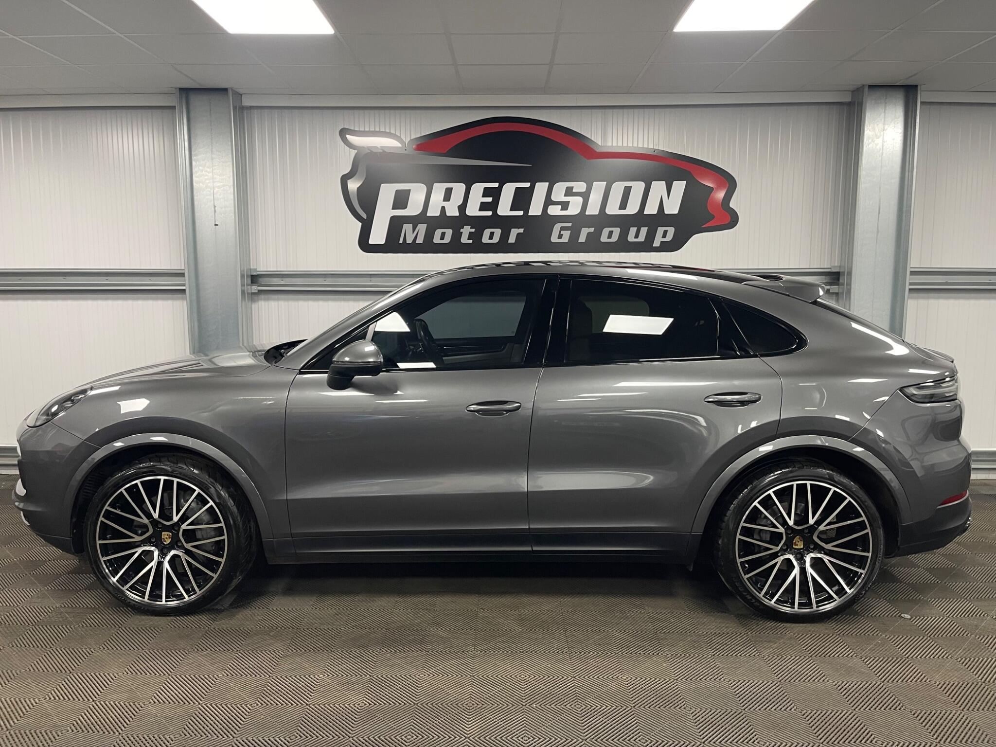 Porsche Cayenne view 16