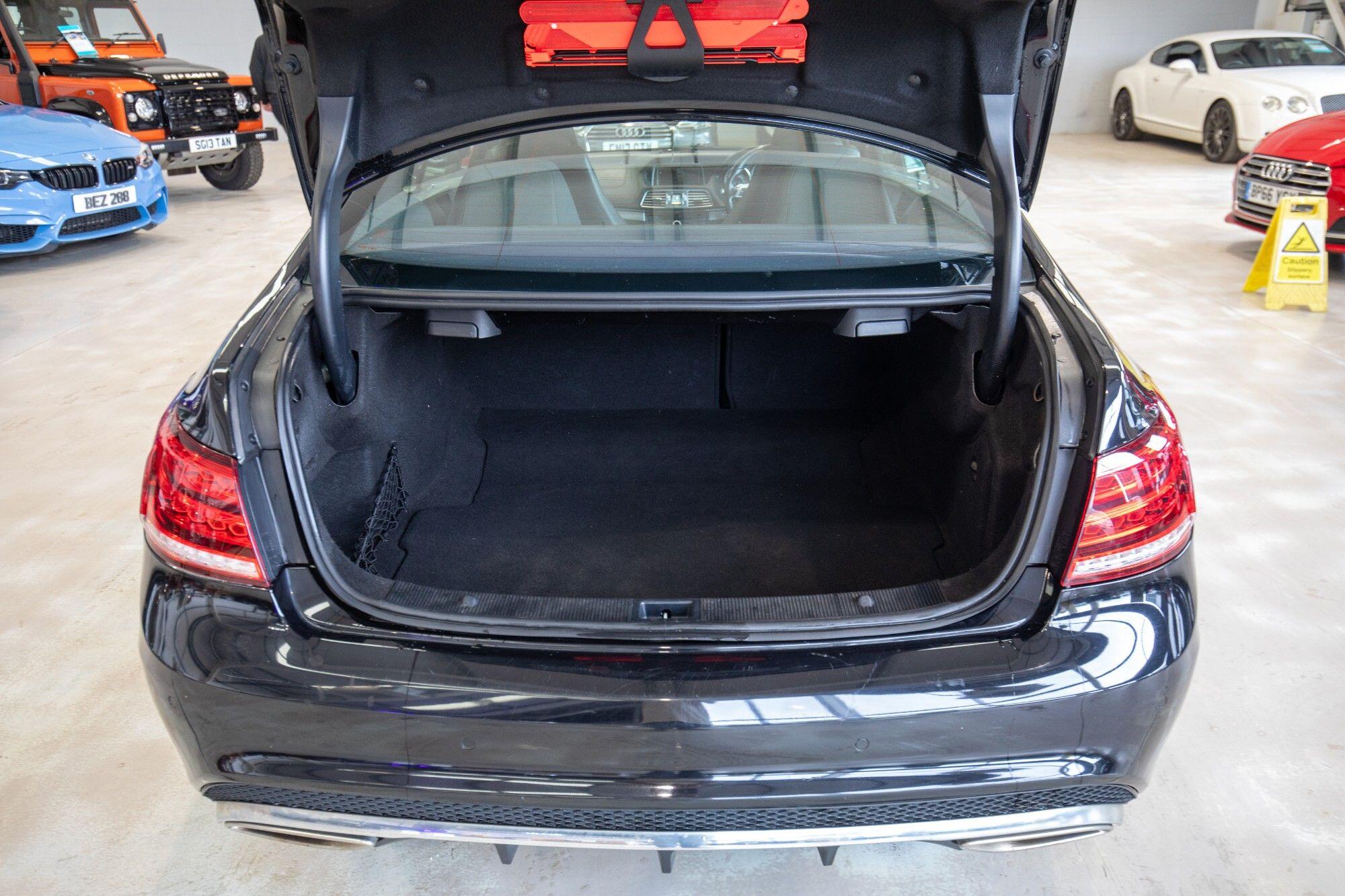 Mercedes-Benz E-Class view 35