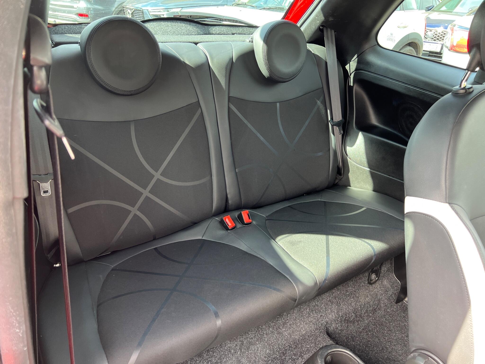 2016 Fiat 500 image 21