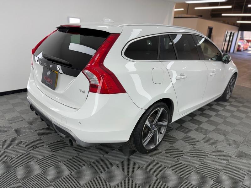 2013 Volvo V60 SOLD 1.6 T4 R-Design Lux Nav Estate 5dr Petrol Powershift Euro 5 (180 ps) • 63,000 miles image 5