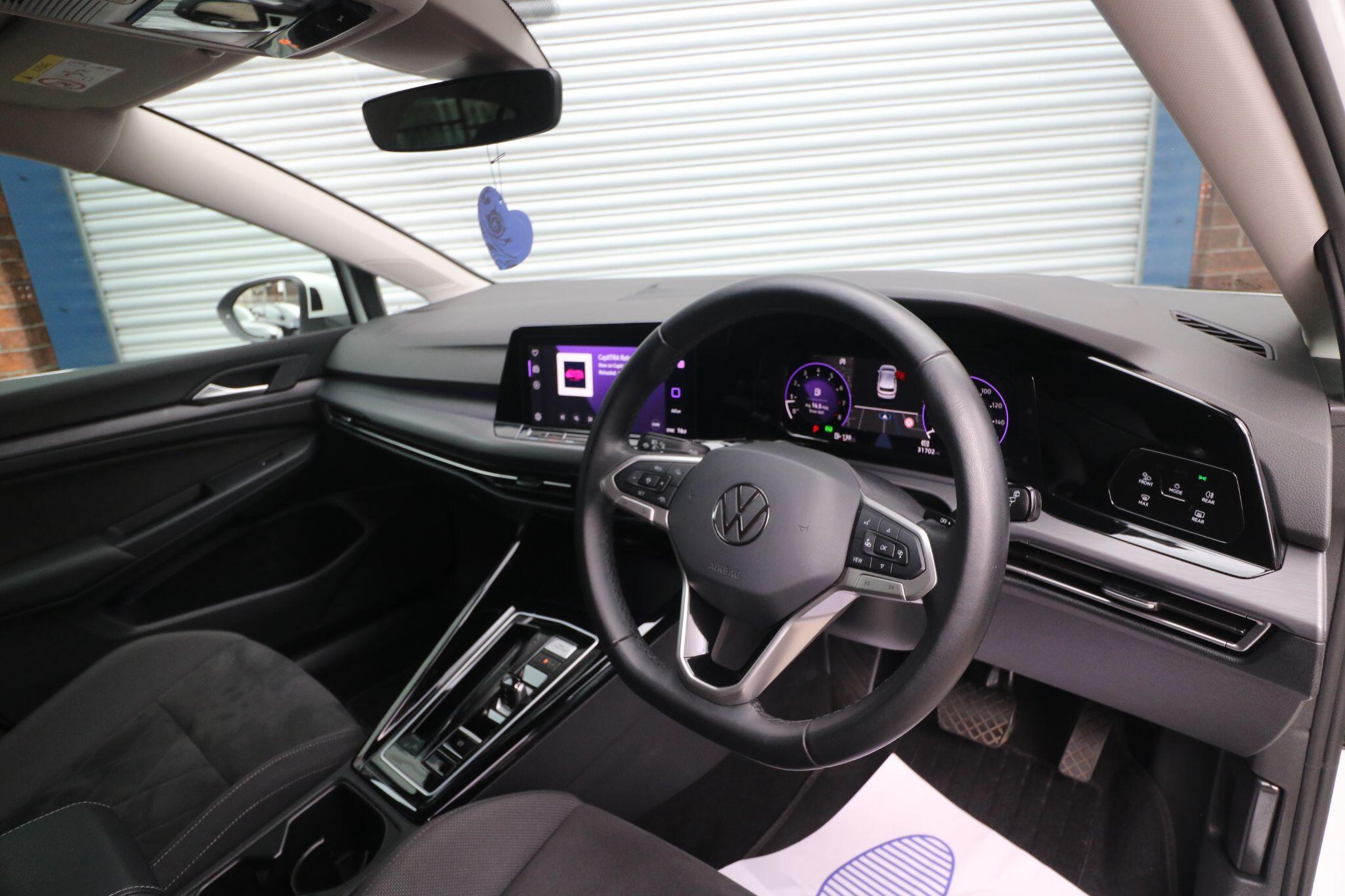 Volkswagen Golf view 14