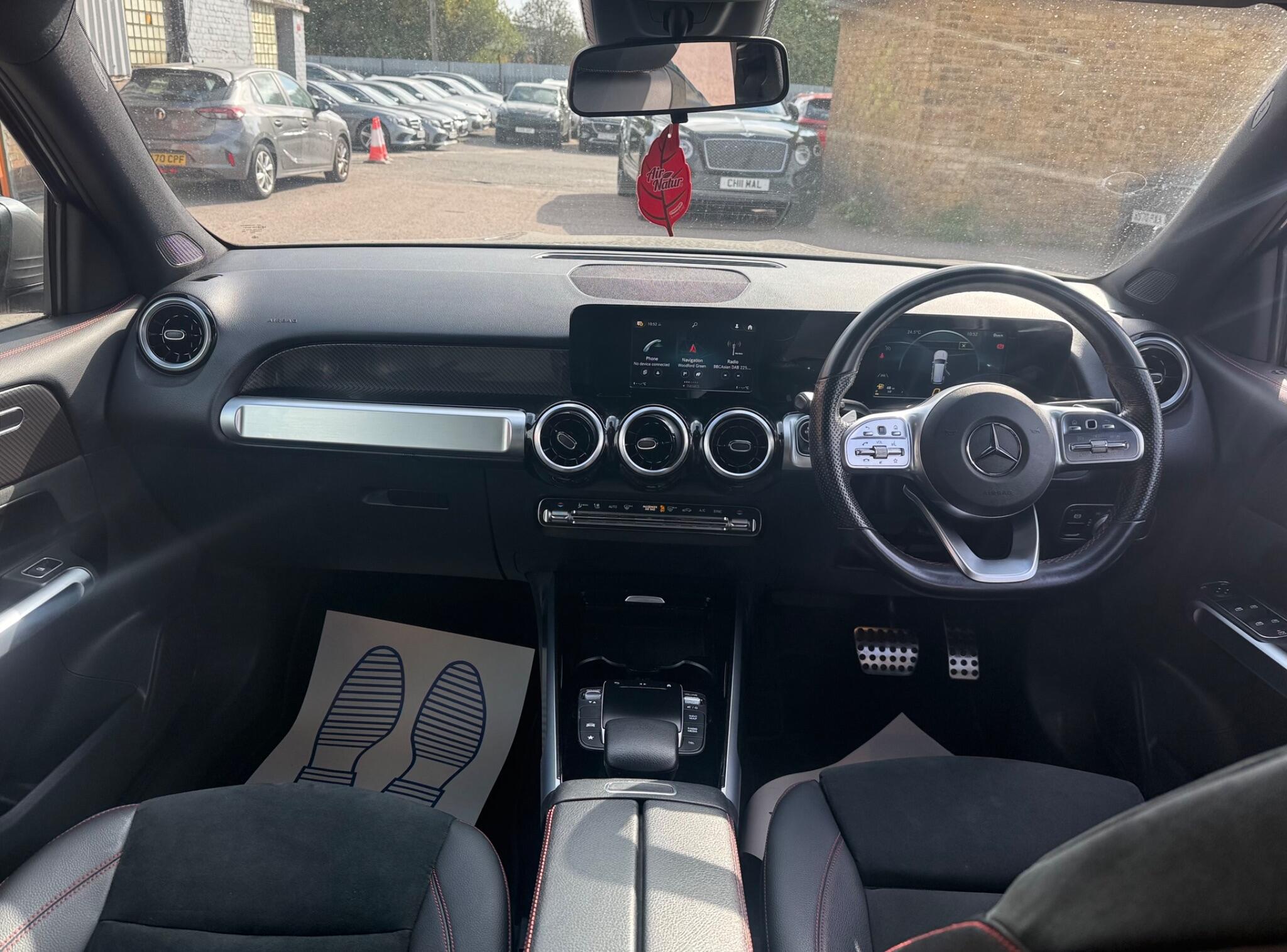Mercedes-Benz GLB view 10