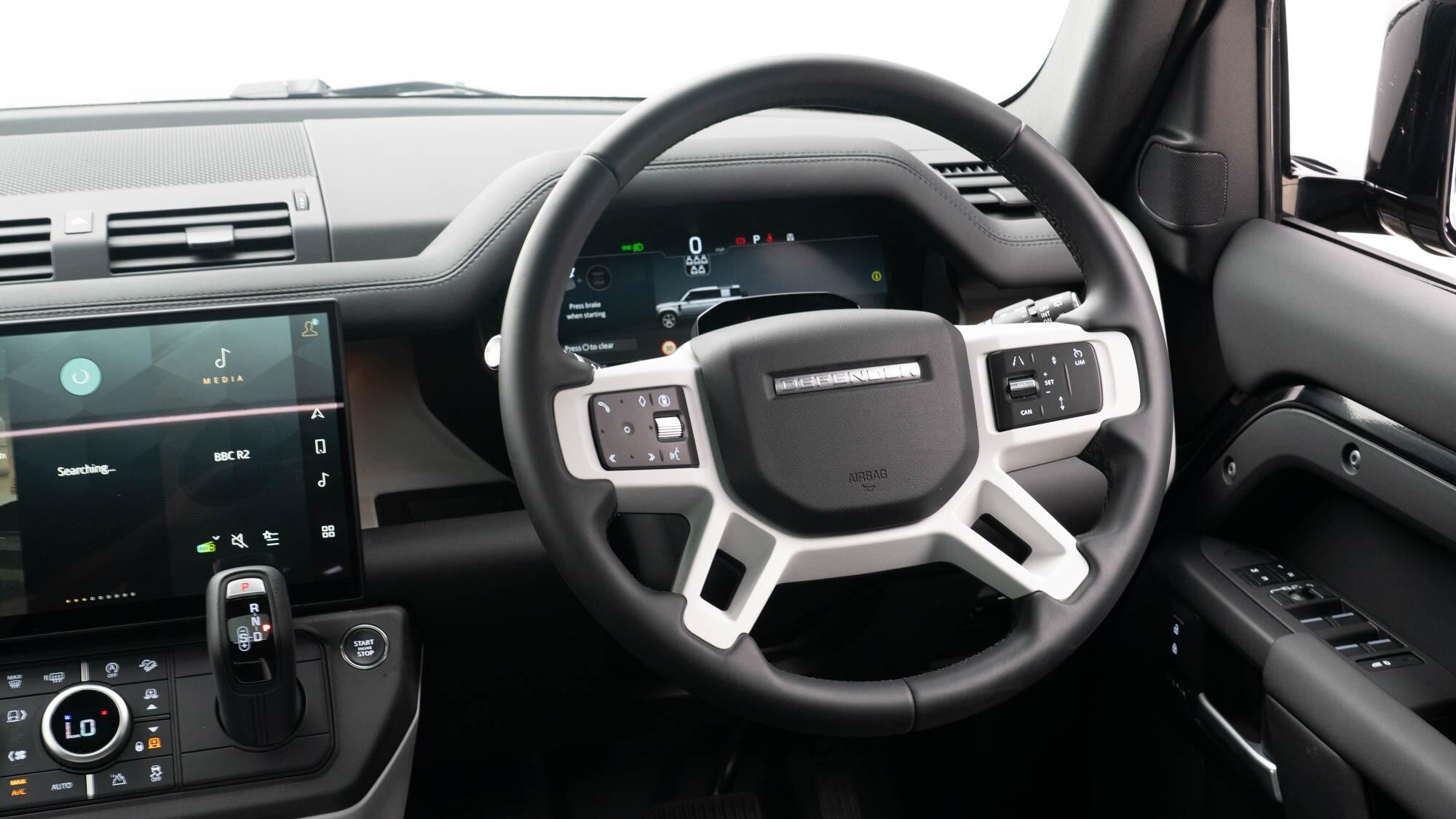 Land Rover Defender 110 view 13
