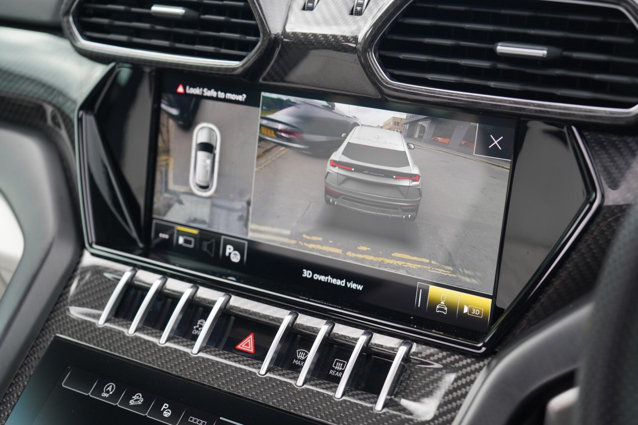 Lamborghini Urus view 35