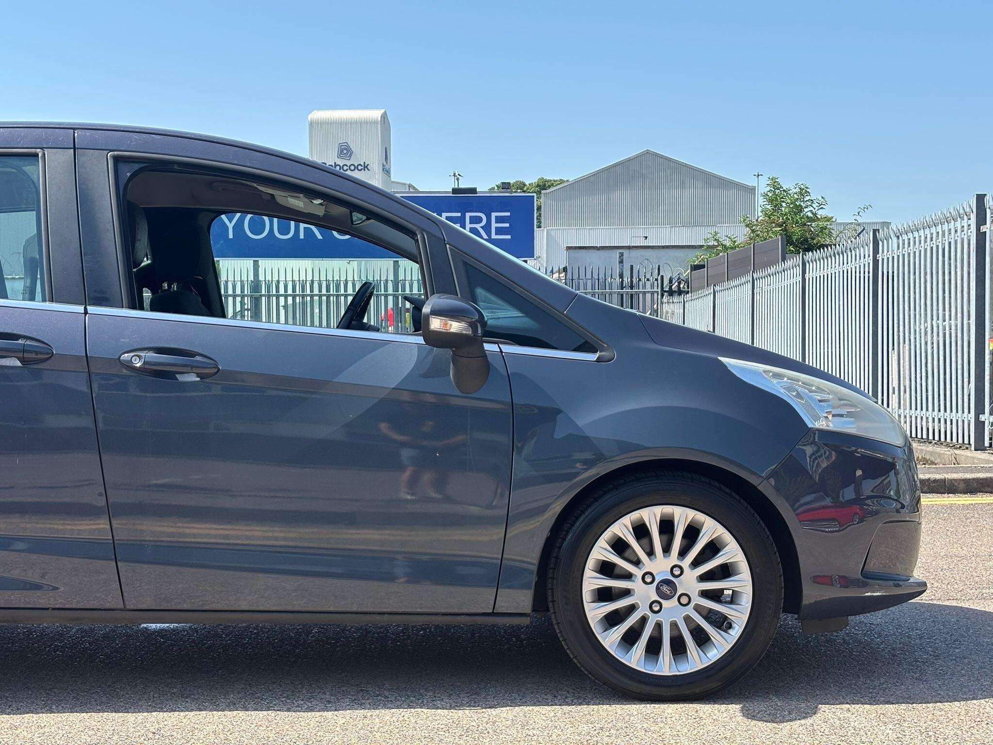 Ford B-Max view 20