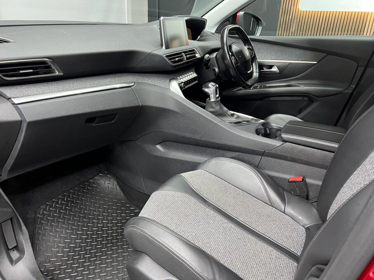 Peugeot 3008 view 30