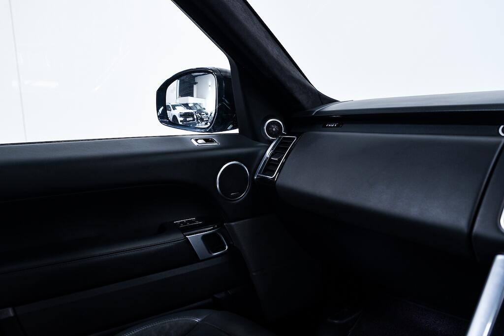 Land Rover Range Rover Sport view 18