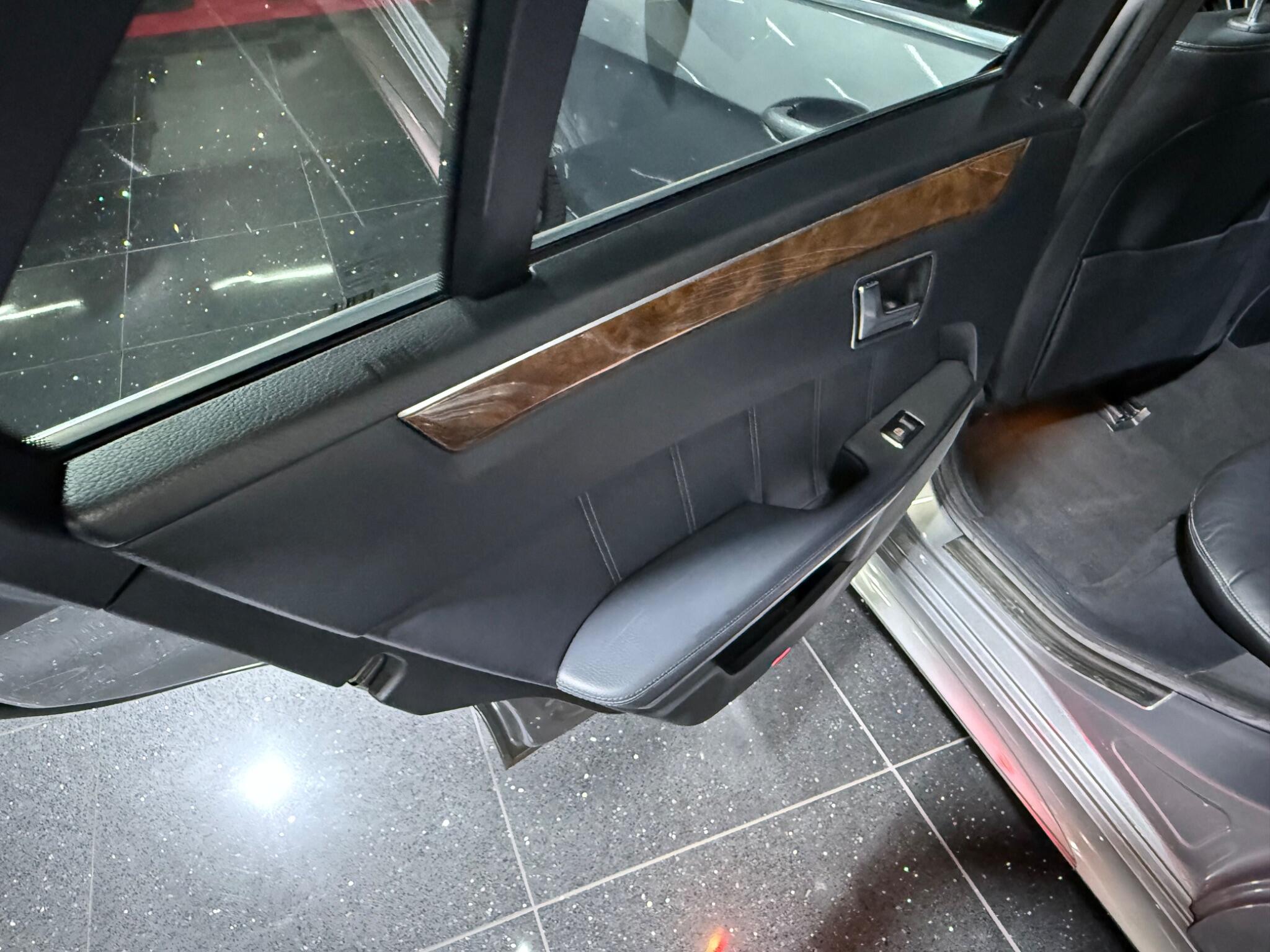 Mercedes-Benz E-Class view 57
