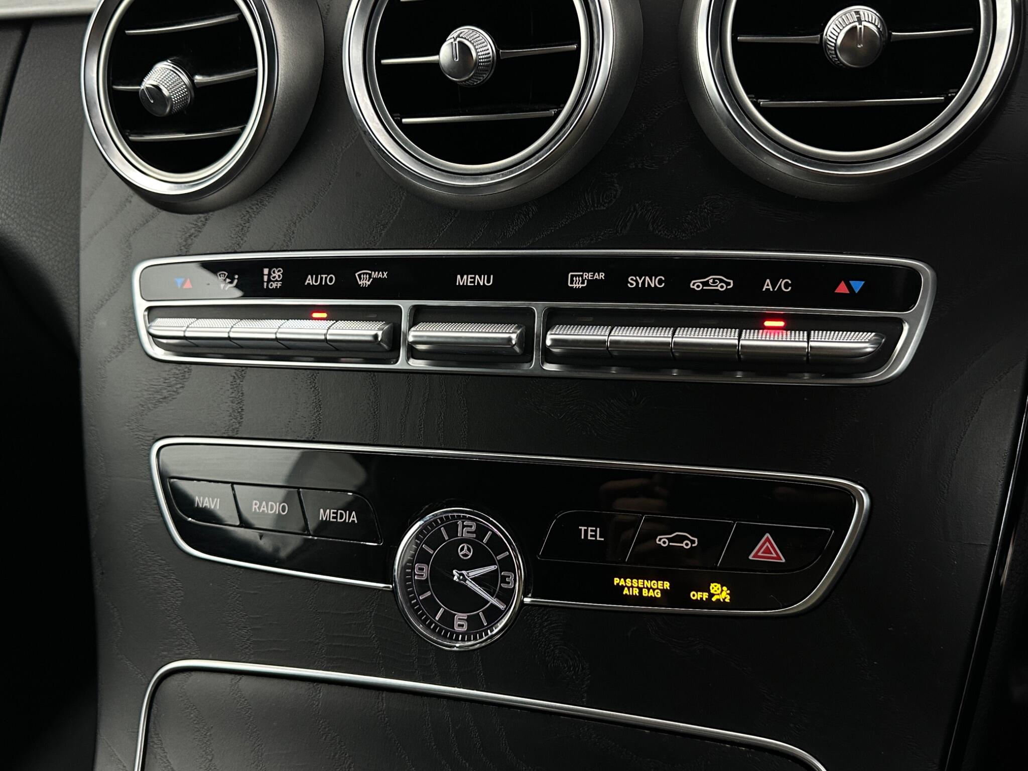 Mercedes-Benz C-Class view 23