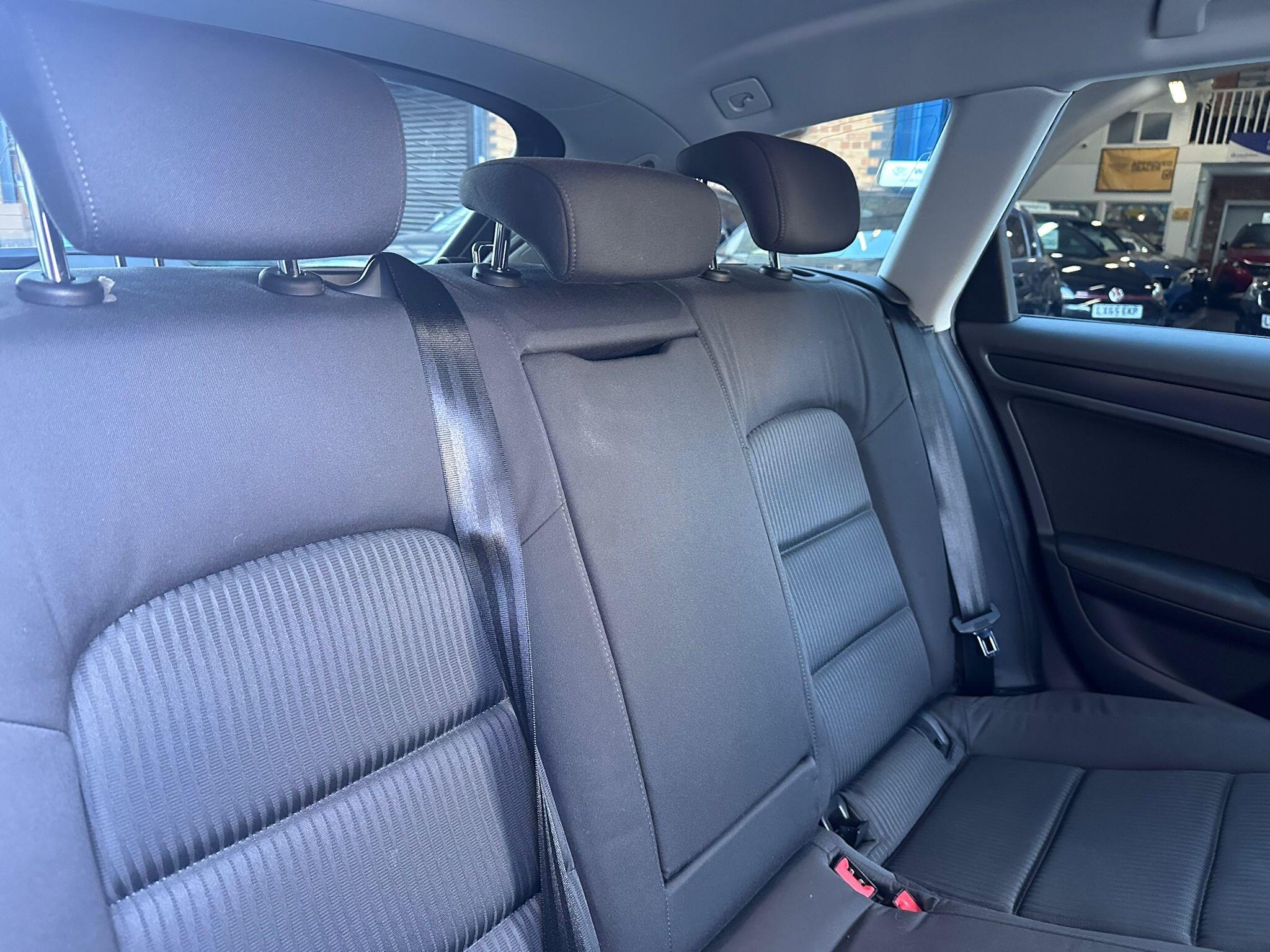 Audi A4 Avant view 24