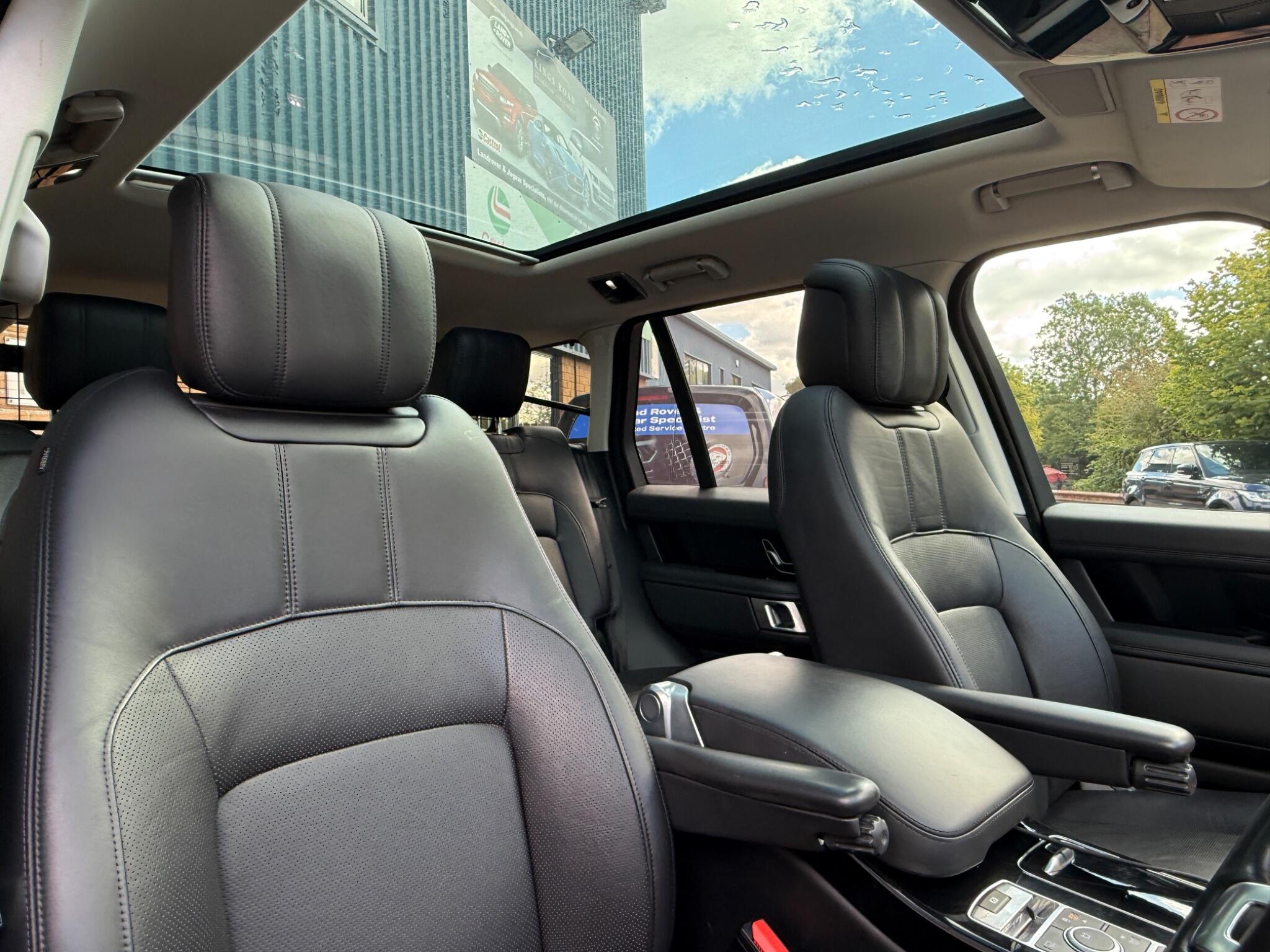 Land Rover Range Rover view 20