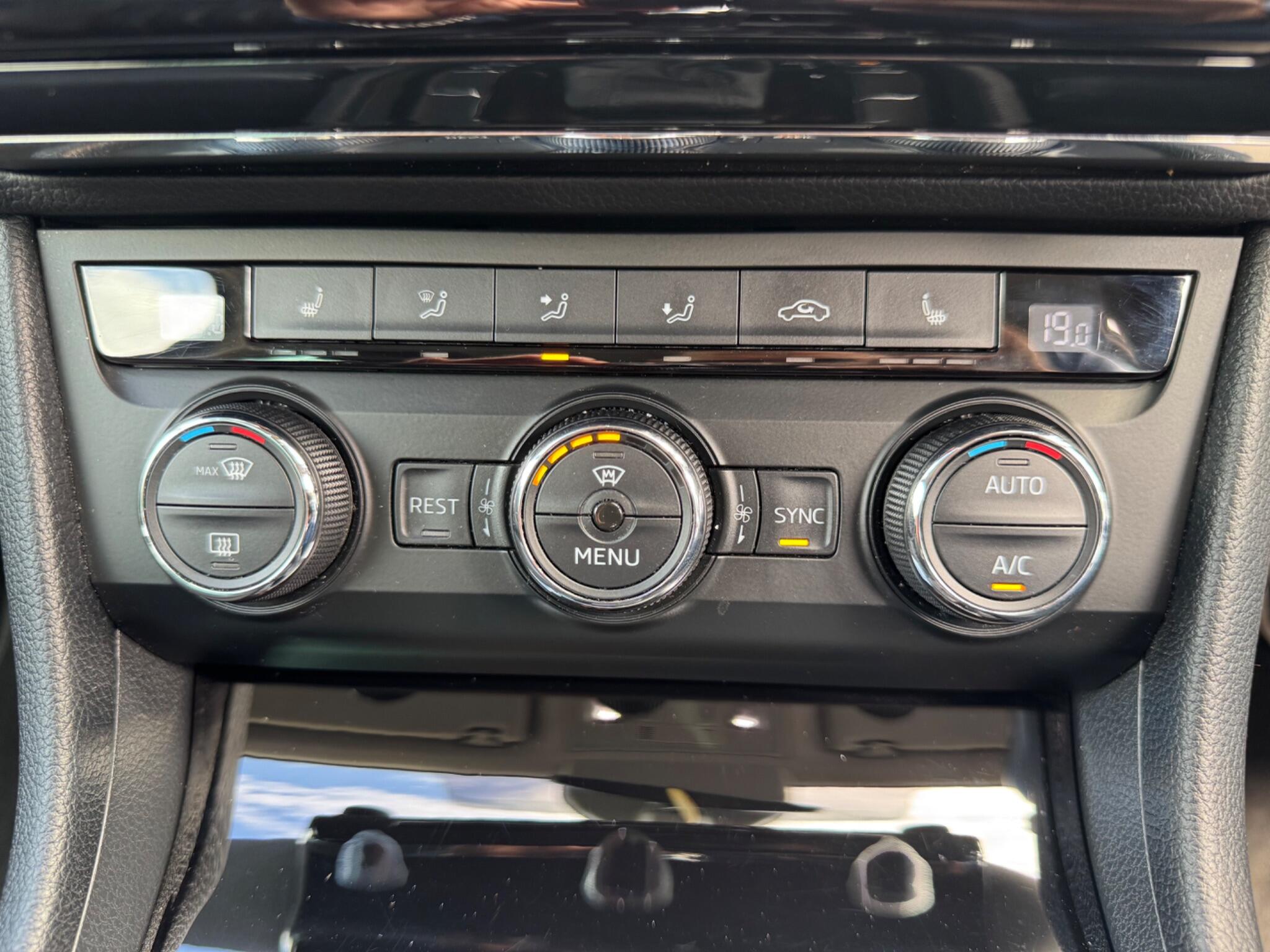 Skoda Superb view 16