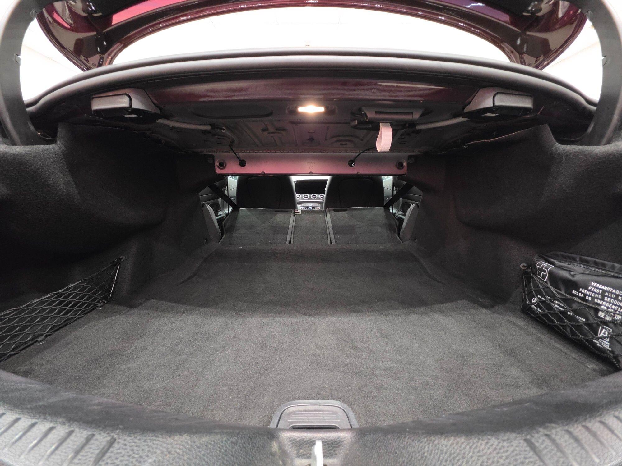 Mercedes-Benz E-Class view 50