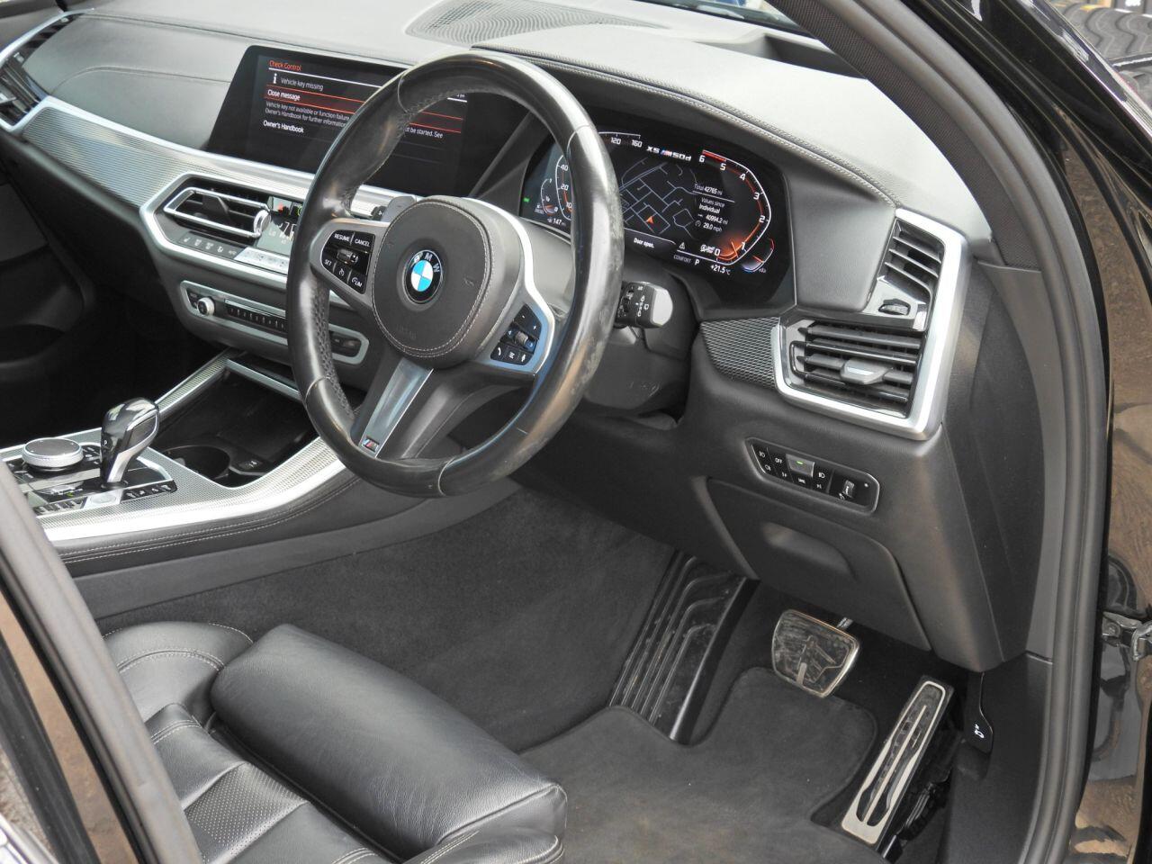 BMW X5 view 4