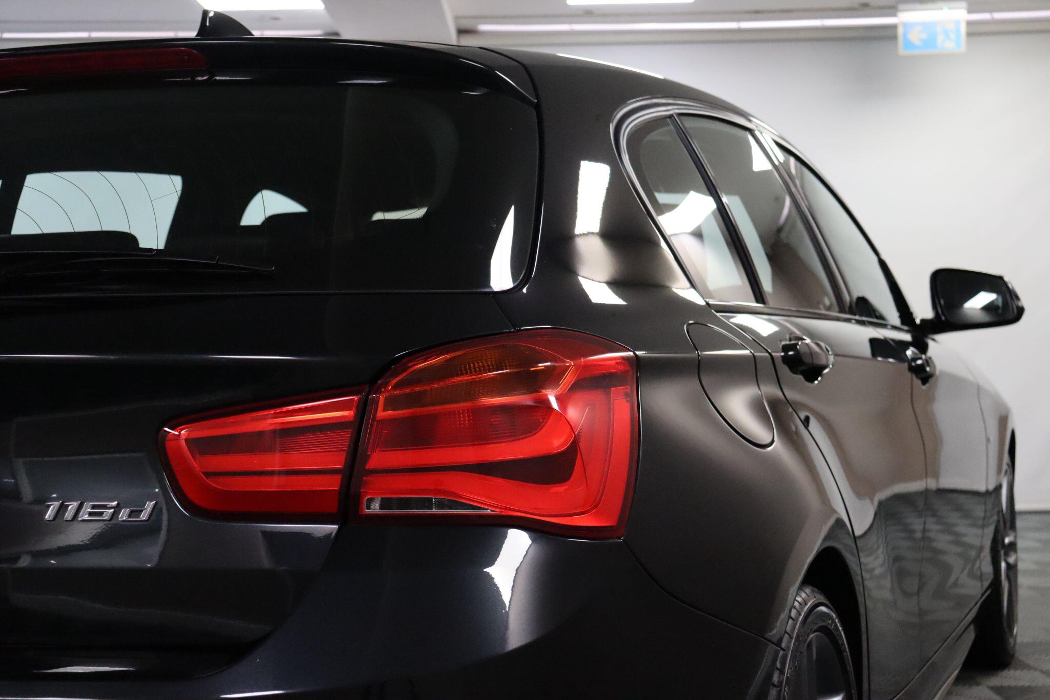 BMW 1 Series view 23