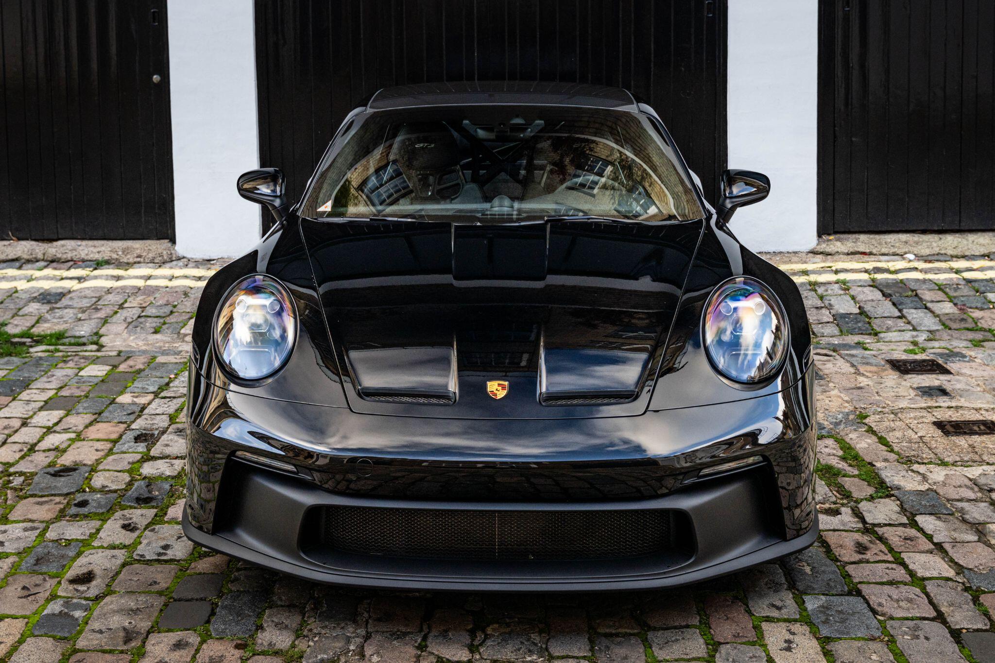 Porsche 911 view 4