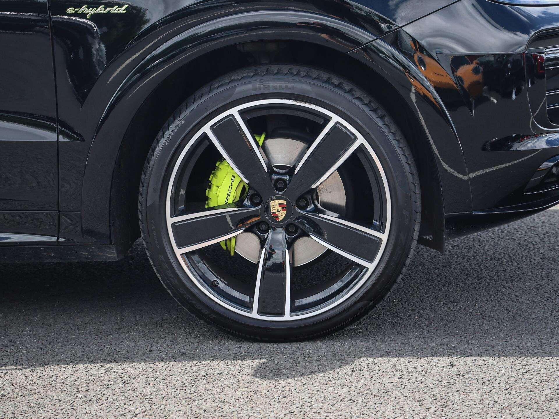 Porsche Cayenne view 6