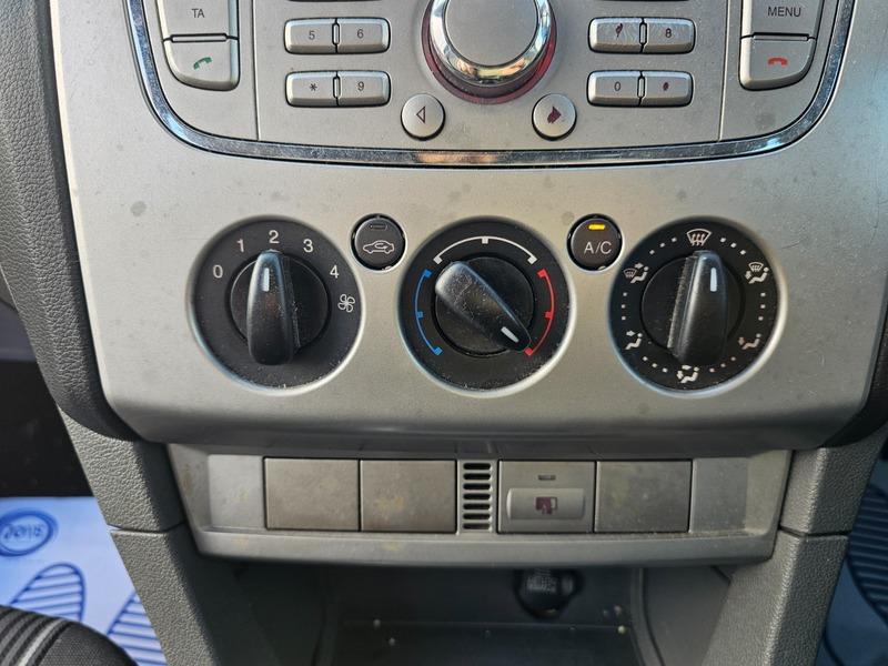 2008 Ford Focus image 18
