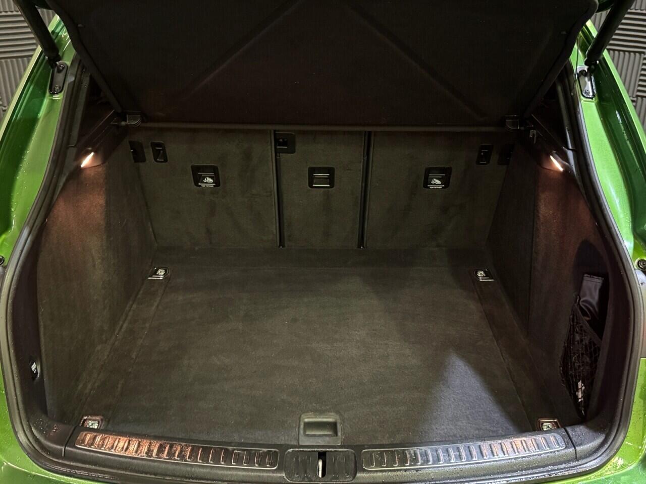 Porsche Macan view 14