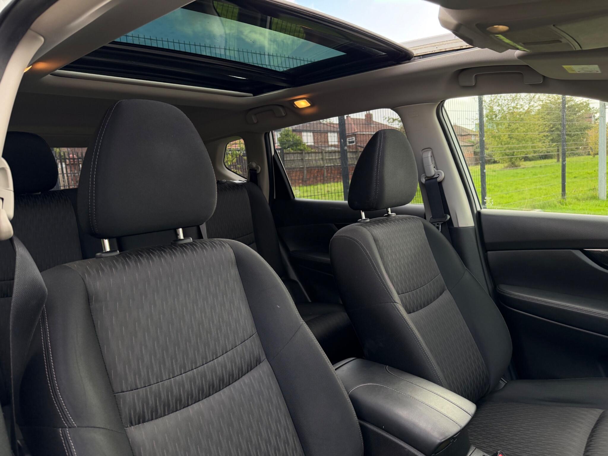 Nissan X-Trail view 5