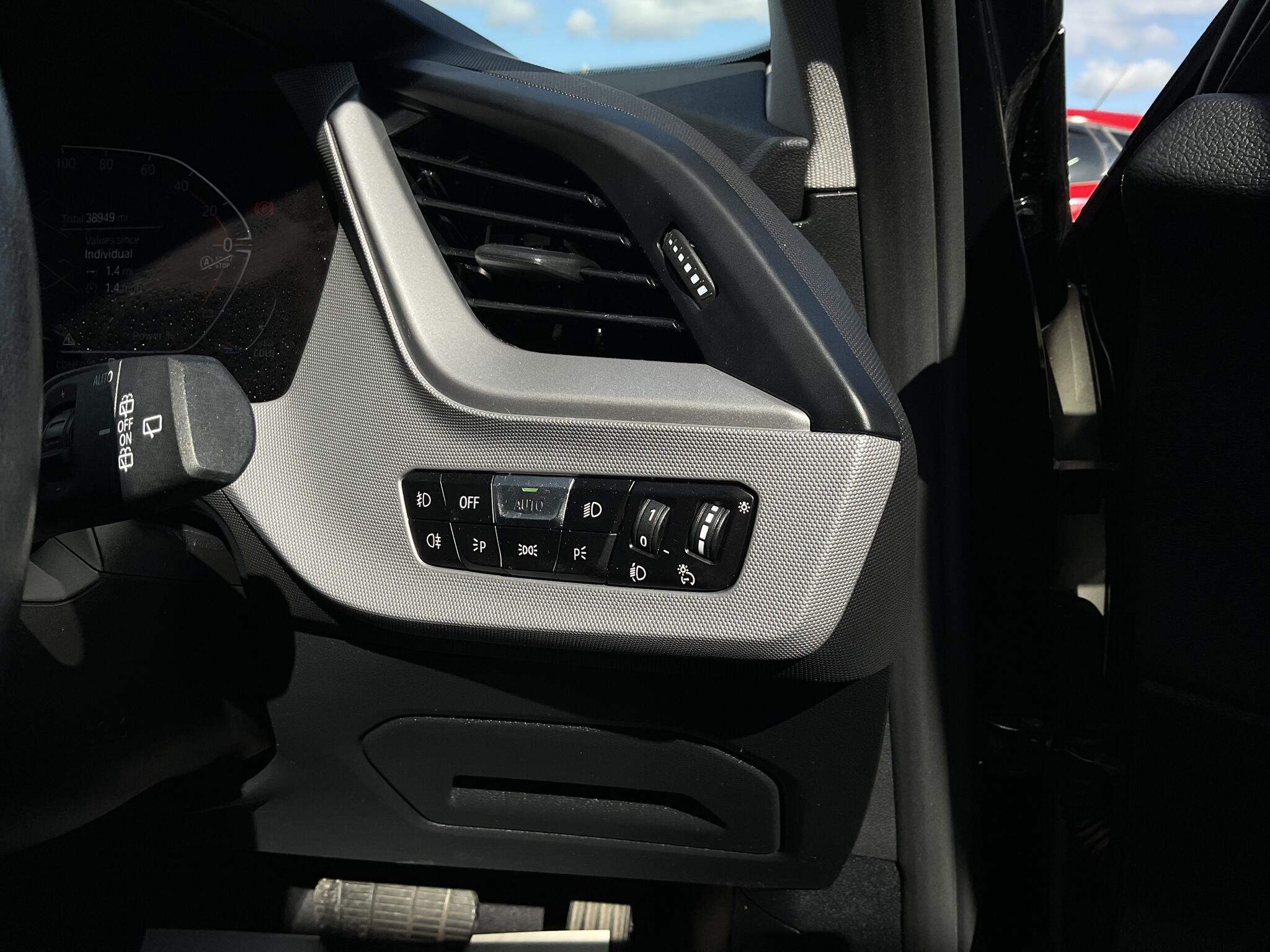 BMW 1 Series view 27