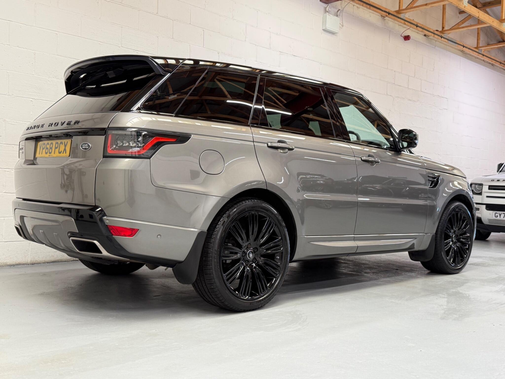 Land Rover Range Rover Sport view 9