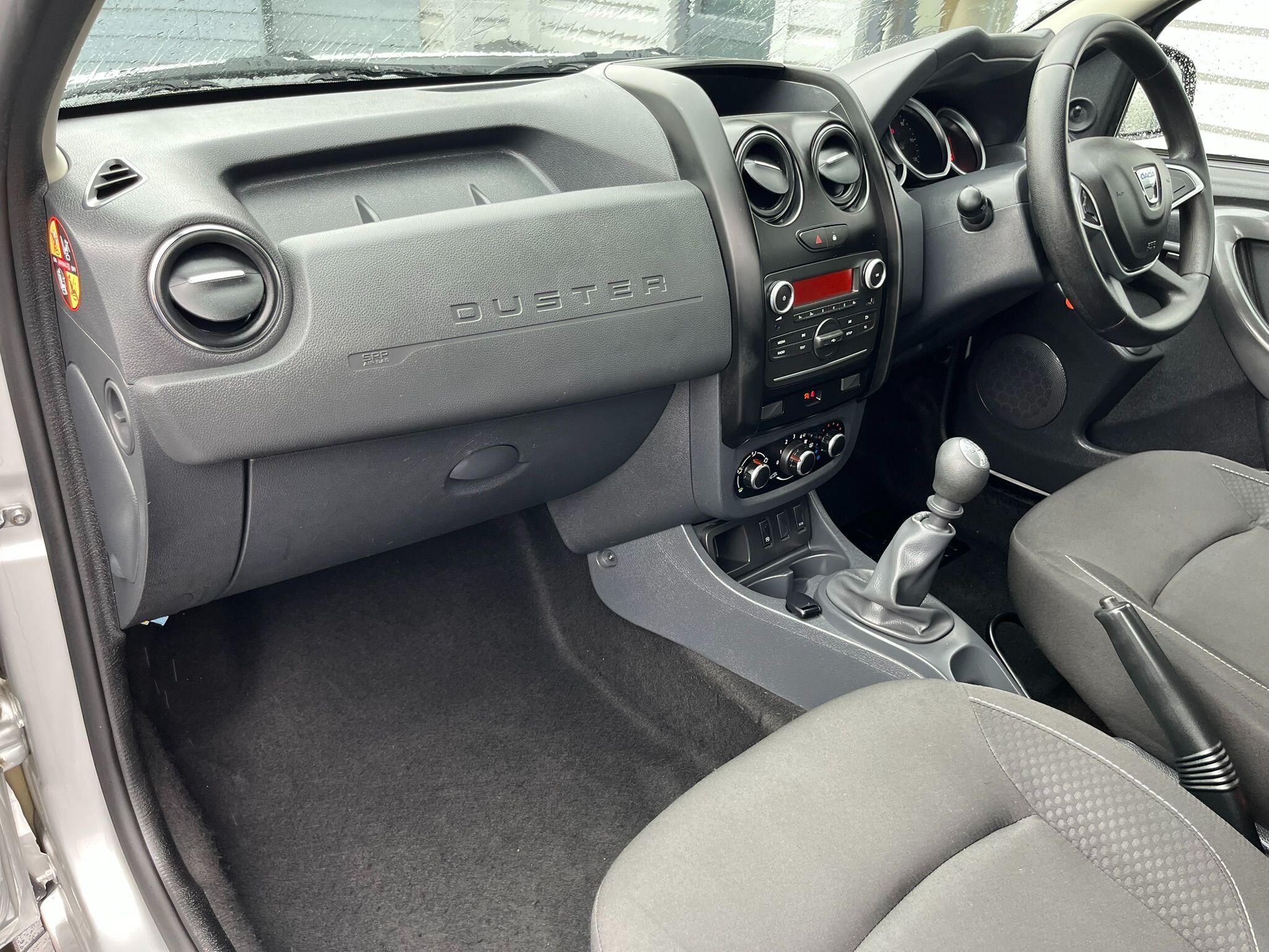Dacia Duster view 25