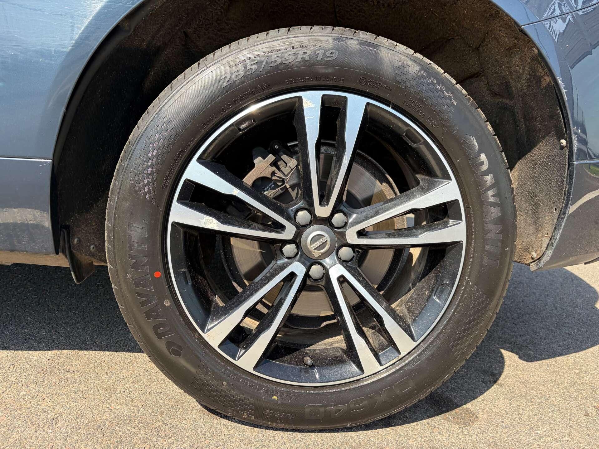 Volvo XC60 view 10