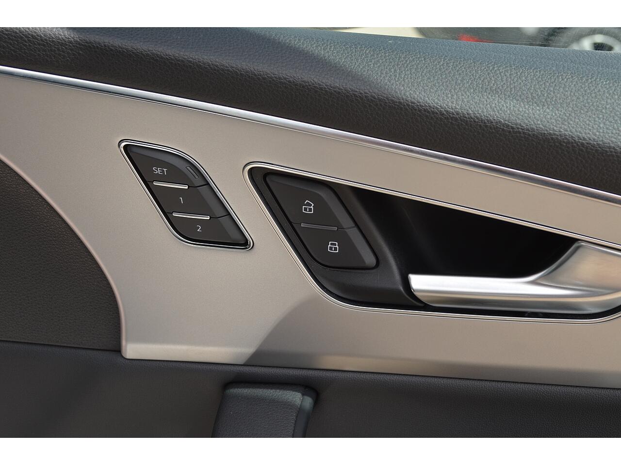 Audi Q7 view 34